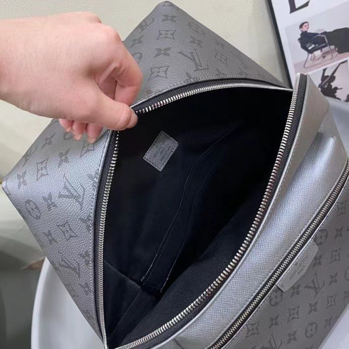 Túi xách nam Louis Vuitton Siêu Cấp TXNLV2443 z3395439098529 256ff1bc02fc5a92490d0a1e75407742 510x510 - Túi xách nam Louis Vuitton Siêu Cấp TXNLV2443