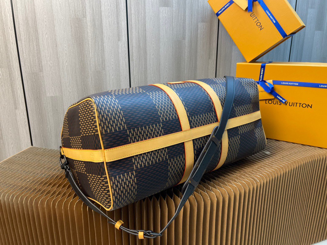 Túi xách nam Louis Vuitton Siêu Cấp TXNLV2461 z3435453562166 801b3c2f48cac549b5301c372c7f825c 510x383 - Túi xách nam Louis Vuitton Siêu Cấp TXNLV2461