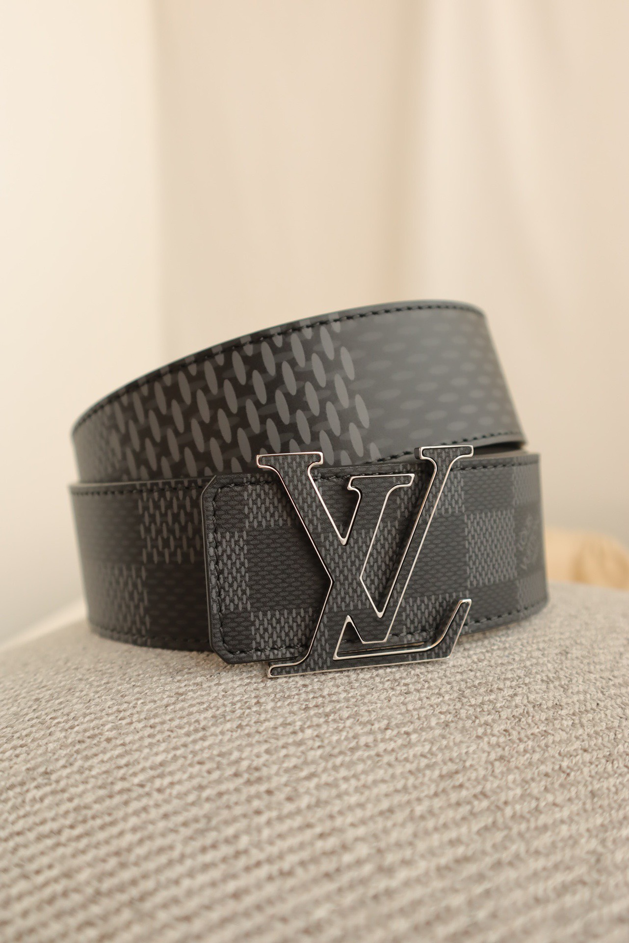 Thắt lưng nam Louis Vuitton siêu cấp TLSC2468 z3435519267580 94fa905ae51b31fafe0b4401a65a30fd 510x764 - Thắt lưng nam Louis Vuitton siêu cấp TLSC2468