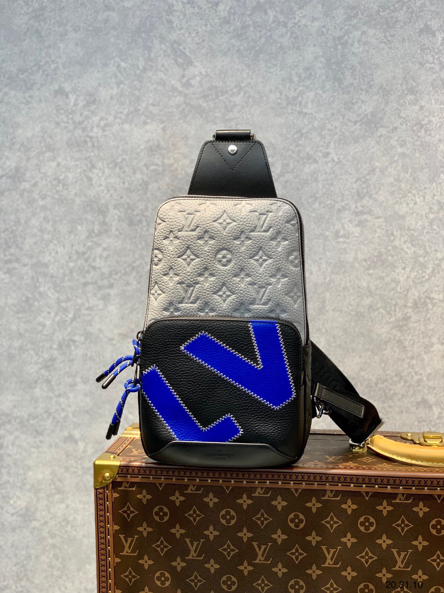 Túi xách nam Louis Vuitton Siêu Cấp TXNLV2475 z3453305301629 90e6afa6664f58a1ba3c8436d476f814 510x680 - Túi xách nam Louis Vuitton Siêu Cấp TXNLV2475