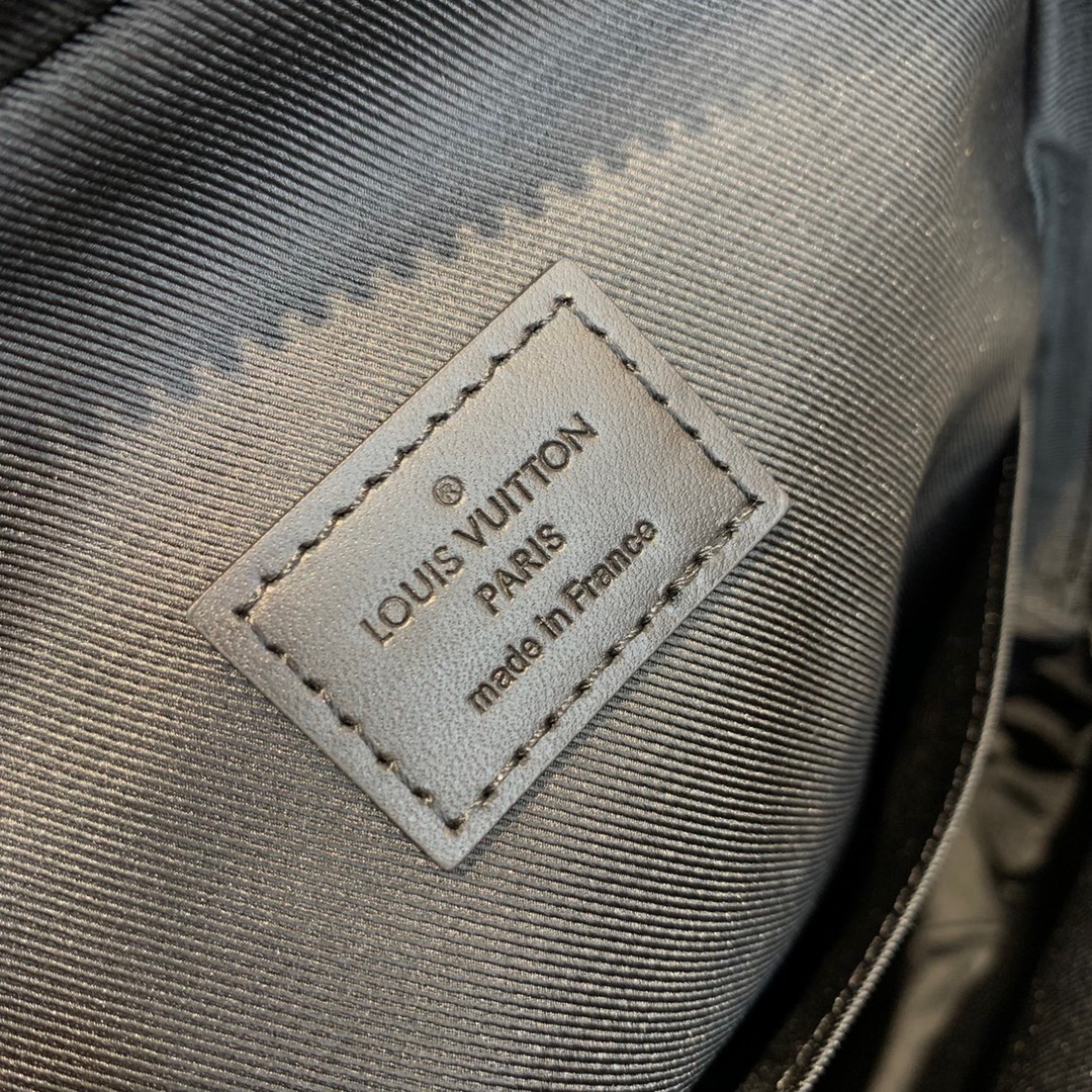 Túi xách nam Louis Vuitton Siêu Cấp TXNLV2475 z3453305374801 ec14b2c9d7aed1d2e3e2ae8f391b5c58 510x510 - Túi xách nam Louis Vuitton Siêu Cấp TXNLV2475