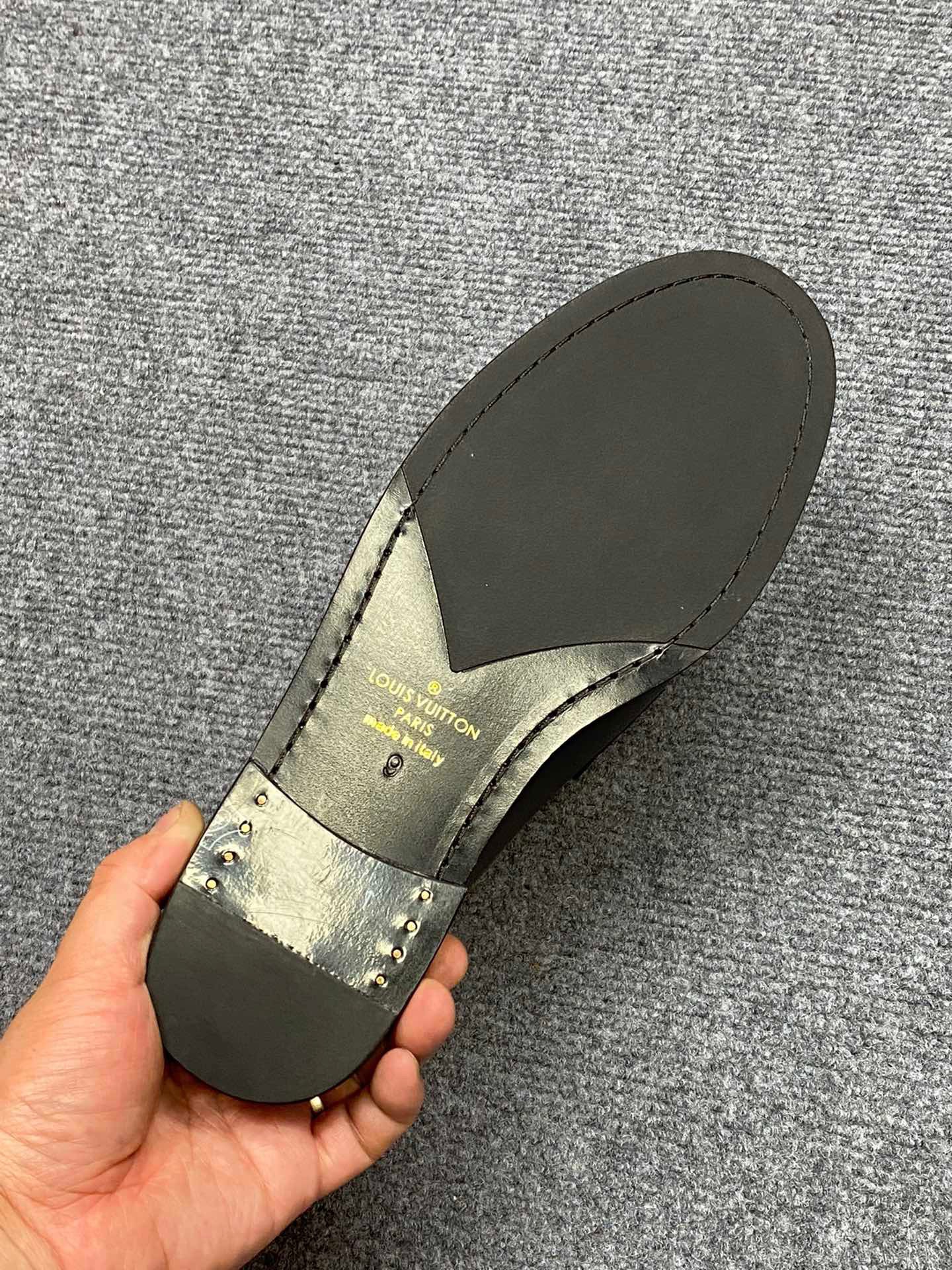 Giày Nam Louis Vuitton Siêu Cấp GNLV2477 z3453306725492 c4b68d8e8eb760999cede4bd5f42eaf6 510x680 - Giày Nam Louis Vuitton Siêu Cấp GNLV2477