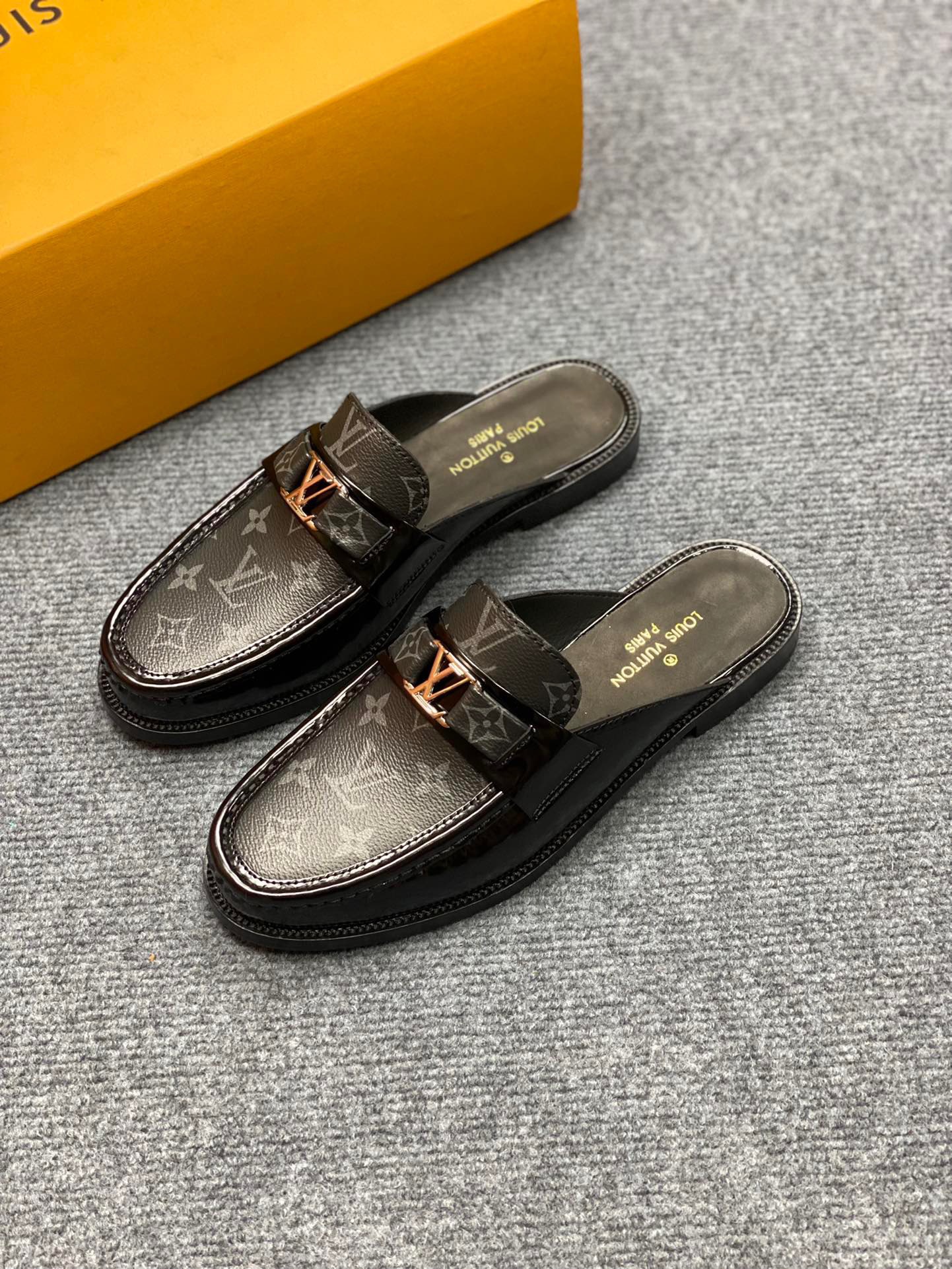 Giày Nam Louis Vuitton Siêu Cấp GNLV2479 z3453316843725 9a719799ca536ed3442c414ee62a0825 510x680 - Giày Nam Louis Vuitton Siêu Cấp GNLV2479