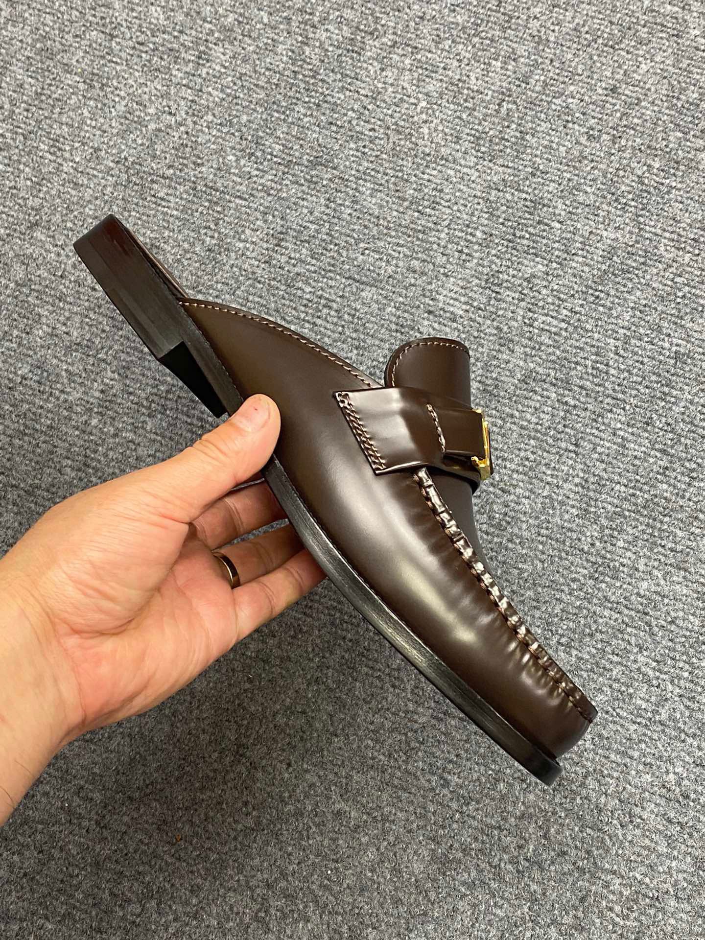 Giày Nam Louis Vuitton Siêu Cấp GNLV2481 z3453317592443 d1242559385a2148f9ca3e9f385efa61 510x680 - Giày Nam Louis Vuitton Siêu Cấp GNLV2481