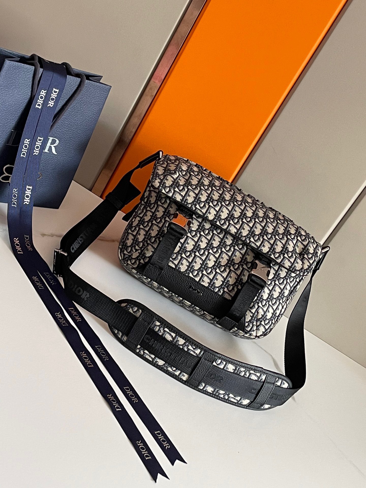 Túi xách nam Dior siêu cấp TXSC2504 z3488973172633 17ff9625c1c58d30470dc89a1232c396 510x680 - Túi xách nam Dior siêu cấp TXSC2504