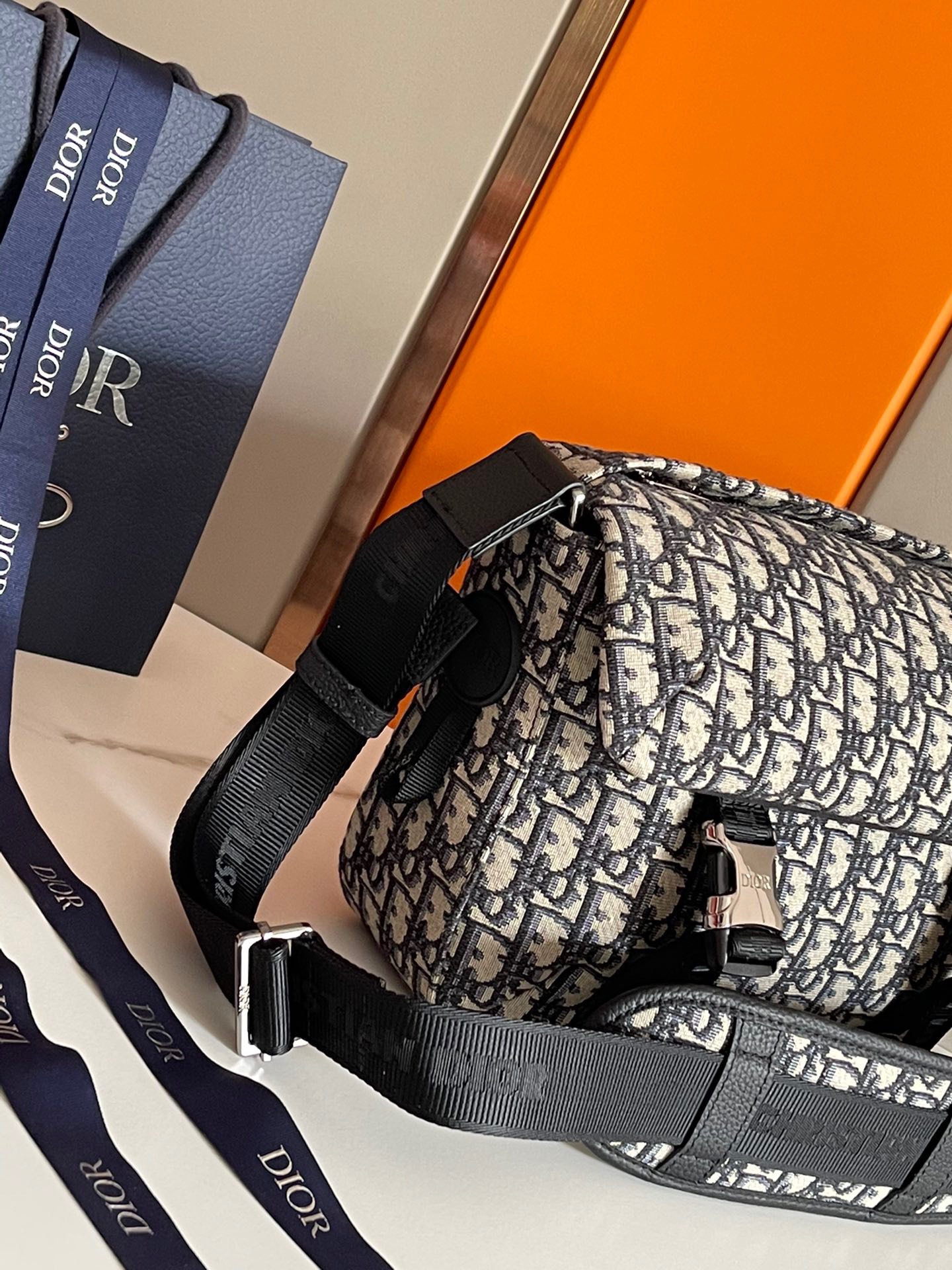 Túi xách nam Dior siêu cấp TXSC2504 z3488973265944 22400631ef70fc03b4fad112dab9c28e 510x680 - Túi xách nam Dior siêu cấp TXSC2504