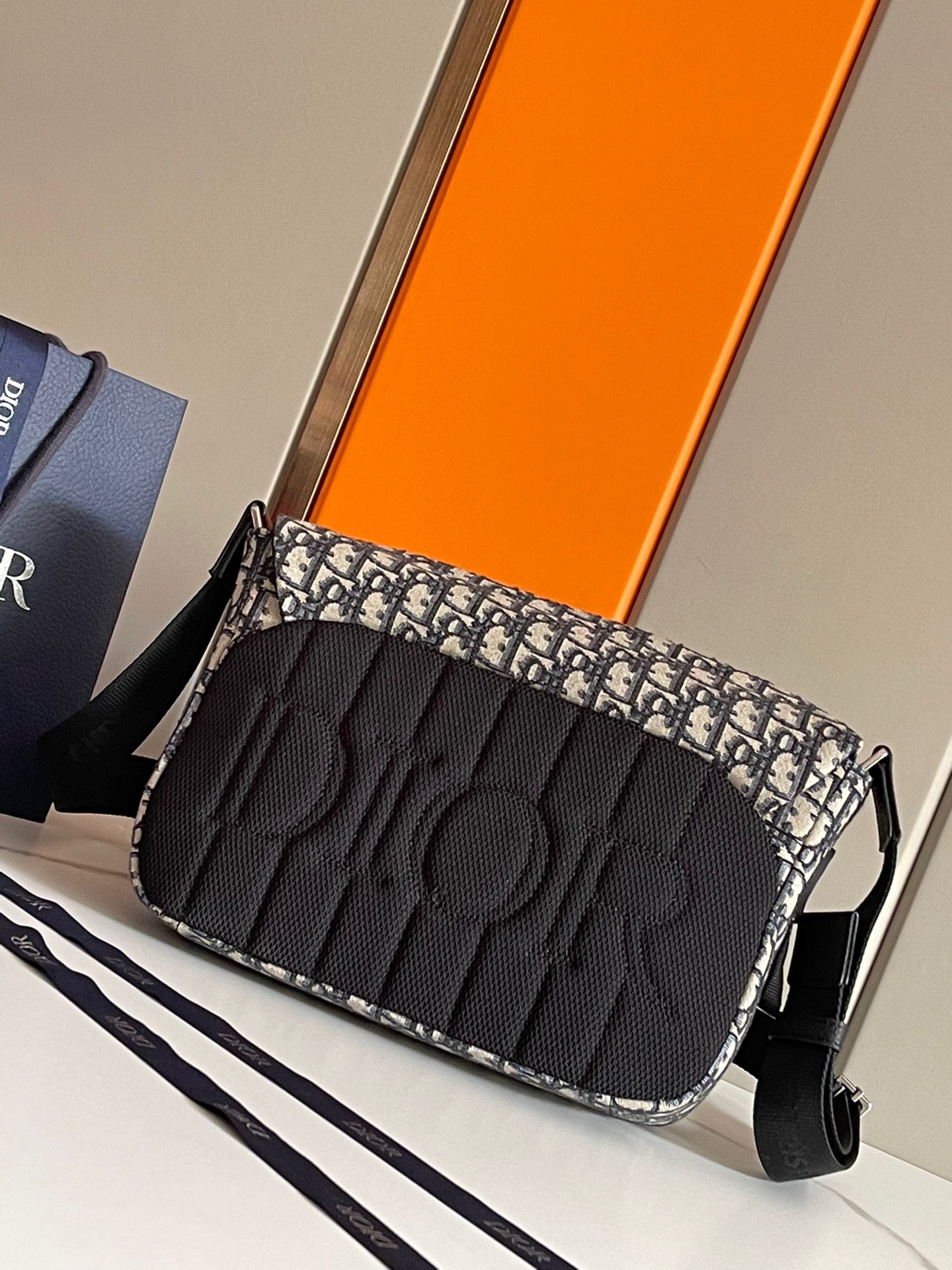 Túi xách nam Dior siêu cấp TXSC2504 z3488973366389 d9ac40d58361a3250c9249bef0fc83d7 510x680 - Túi xách nam Dior siêu cấp TXSC2504