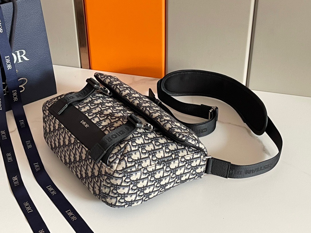 Túi xách nam Dior siêu cấp TXSC2504 z3488973410727 b2ebf1ef69e8e9bdb3c9f313068161ed 510x383 - Túi xách nam Dior siêu cấp TXSC2504