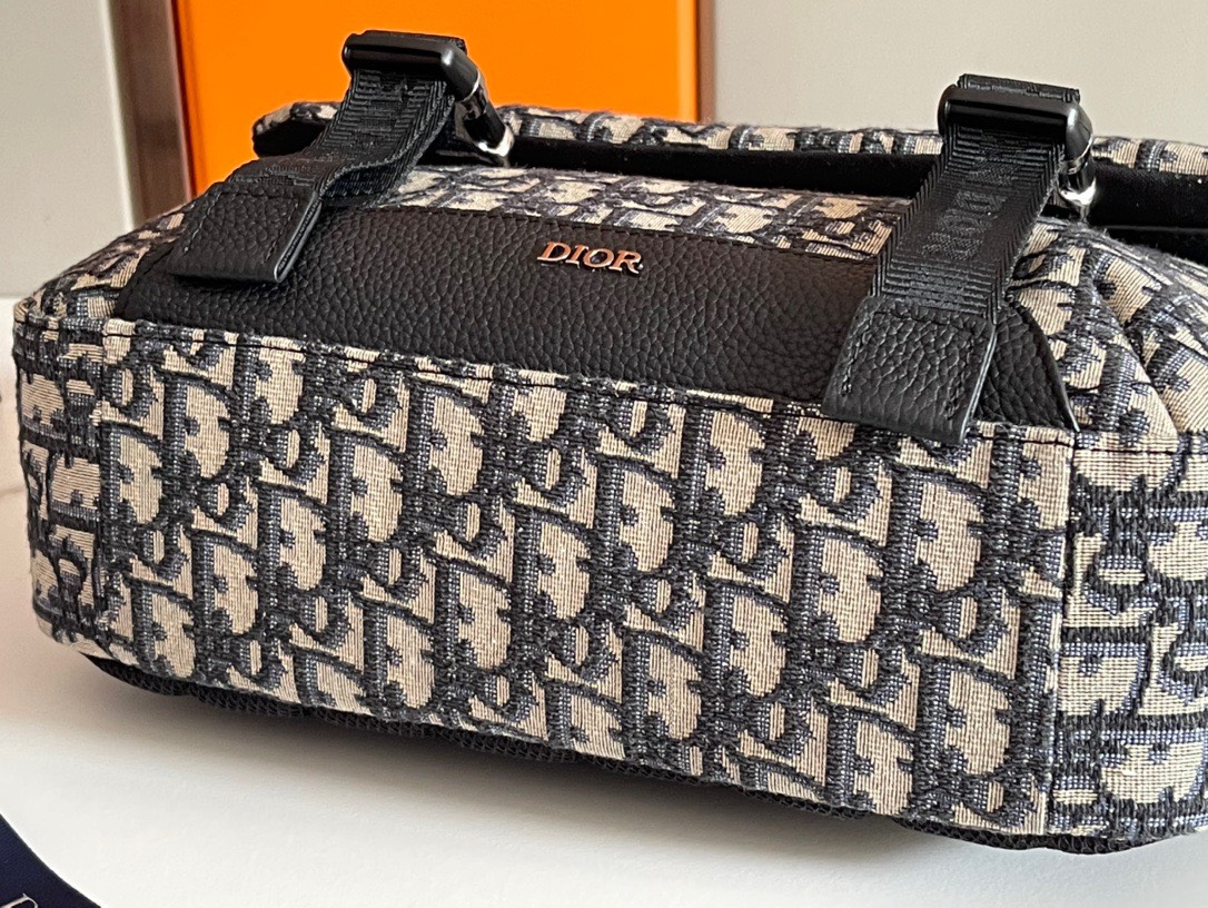 Túi xách nam Dior siêu cấp TXSC2504 z3488973460911 95fd70f4972a17e96372911a257b3e6a 510x383 - Túi xách nam Dior siêu cấp TXSC2504