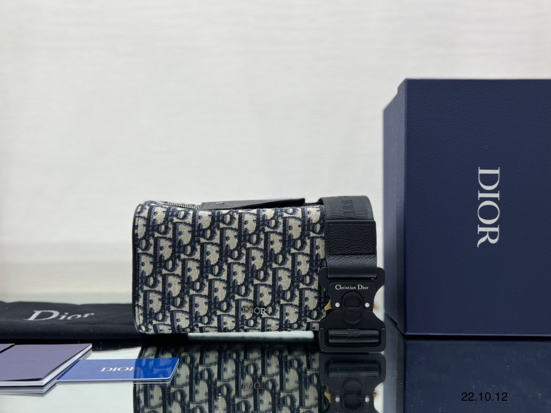Túi xách nam Dior siêu cấp TXSC2512 z3493428341703 6919ac528c804c4cf89955bdd089eec7 510x382 - Túi xách nam Dior siêu cấp TXSC2512