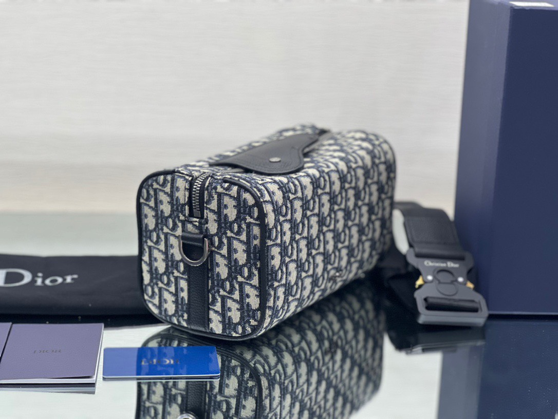 Túi xách nam Dior siêu cấp TXSC2512 z3493428346933 a27b6d8277b69848ccbf52b27fa4c14f 510x383 - Túi xách nam Dior siêu cấp TXSC2512