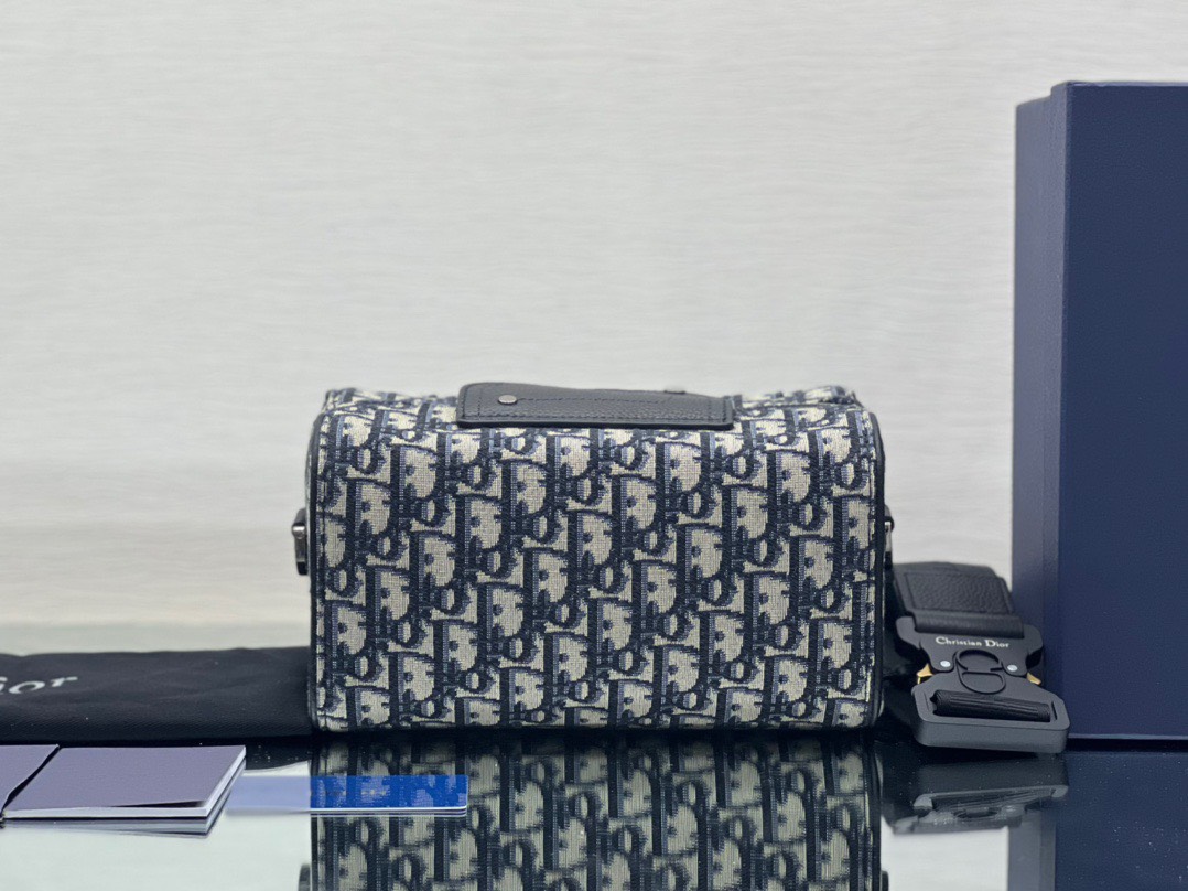Túi xách nam Dior siêu cấp TXSC2512 z3493428358460 d20284142bc0e524fcac986adac60bdb 510x382 - Túi xách nam Dior siêu cấp TXSC2512