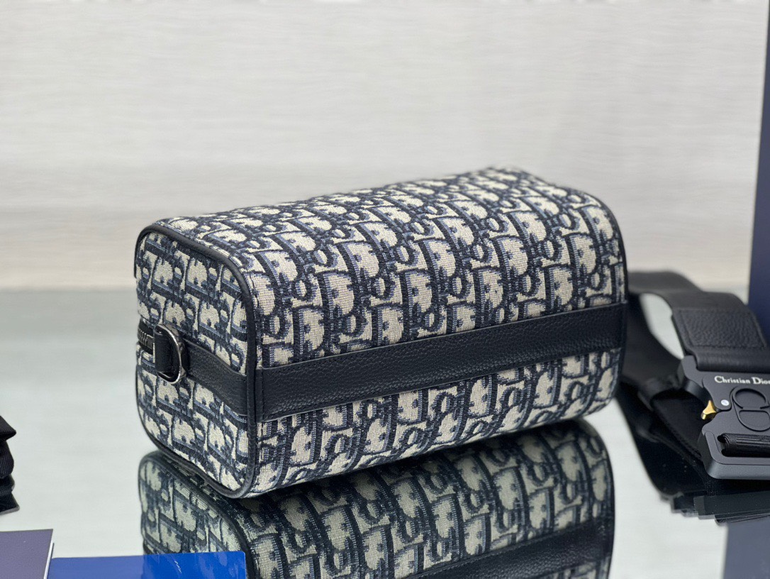 Túi xách nam Dior siêu cấp TXSC2512 z3493428362266 1ddb3912d3b9eee4d4615ee5d5fdf149 510x383 - Túi xách nam Dior siêu cấp TXSC2512