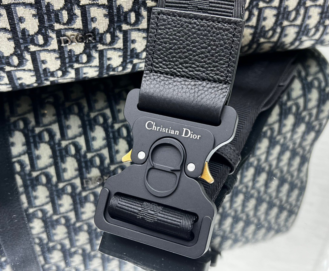 Túi xách nam Dior siêu cấp TXSC2512 z3493428368225 dece05ac5ea9946ecf6df060b9028864 510x420 - Túi xách nam Dior siêu cấp TXSC2512