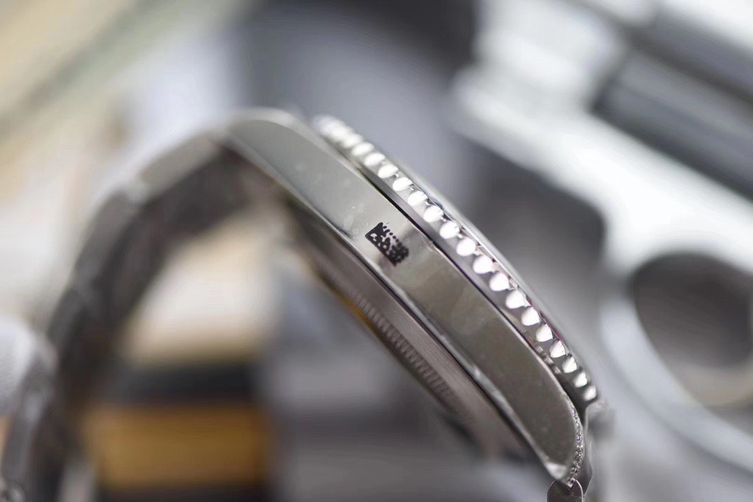 Đồng hồ Rolex Siêu Cấp DHRL2527 z3499326901402 b4a54a584af0adaa151933ad3077cab3 510x340 - Đồng hồ Rolex Siêu Cấp DHRL2527