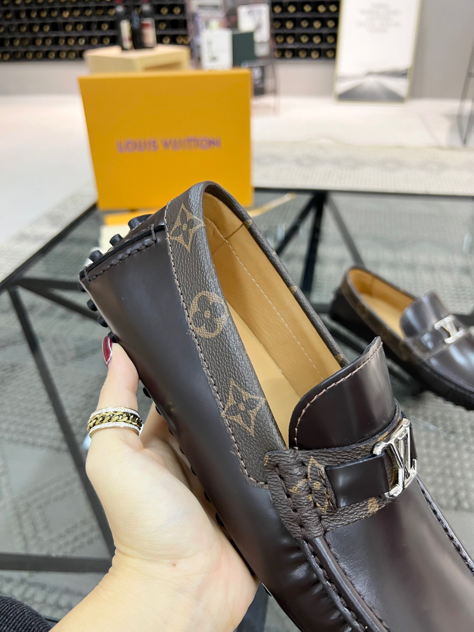 Giày Nam Louis Vuitton Siêu Cấp GNLV2537 z3516563099163 e371d8820eb6579b4b01d080c88ebc6b 510x680 - Giày Nam Louis Vuitton Siêu Cấp GNLV2537