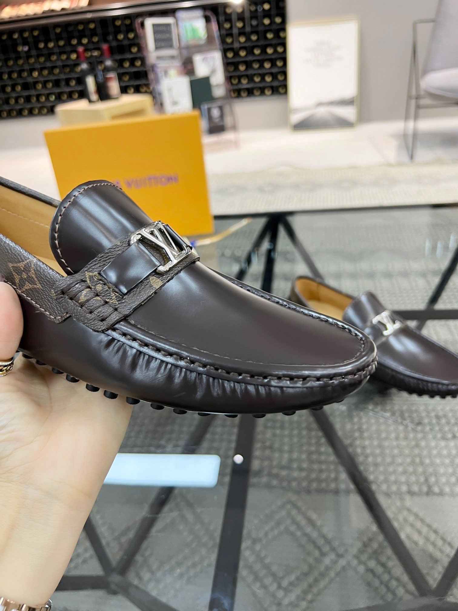 Giày Nam Louis Vuitton Siêu Cấp GNLV2537 z3516563148015 2b36c6cfe7256cadb984eb9d45f56146 510x680 - Giày Nam Louis Vuitton Siêu Cấp GNLV2537