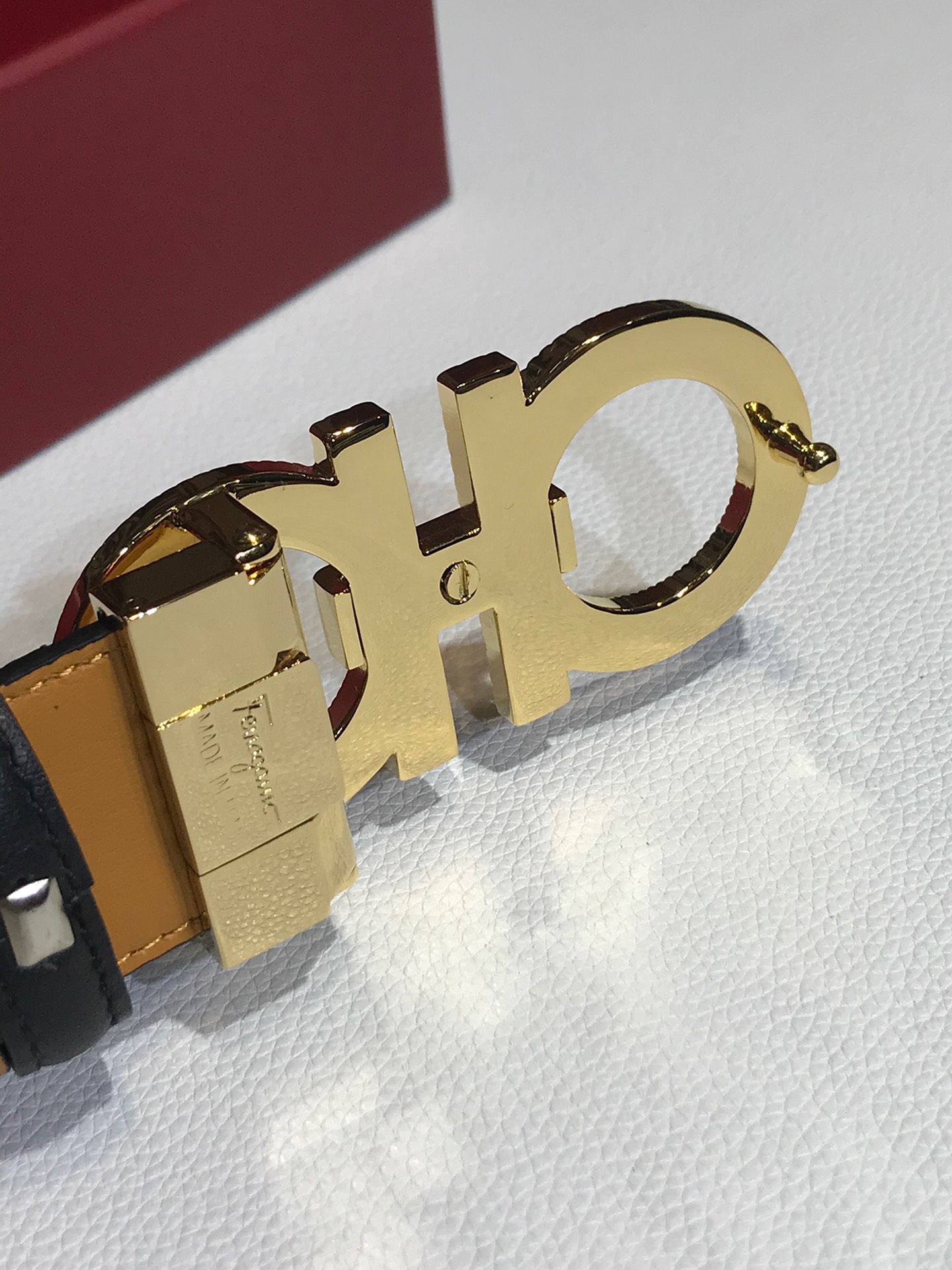 Thắt lưng nam Salvatore Ferragamo siêu cấp TLSC2552 z3534189271720 11bb15d9ca9a23544e38743a6e2bcfd9 510x680 - Thắt lưng nam Salvatore Ferragamo siêu cấp TLSC2552