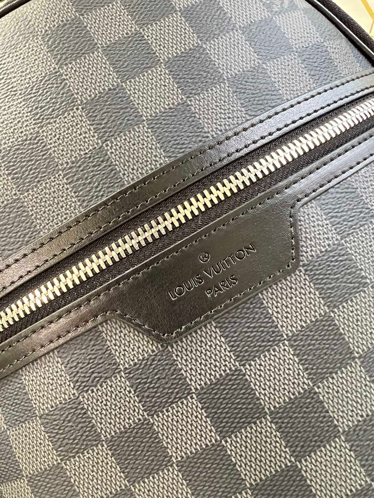 Túi xách nam Louis Vuitton Siêu Cấp TXNLV2559 z3543828519588 5bcf0b1db758cd2105acb0fef7b44e95 510x680 - Túi xách nam Louis Vuitton Siêu Cấp TXNLV2559