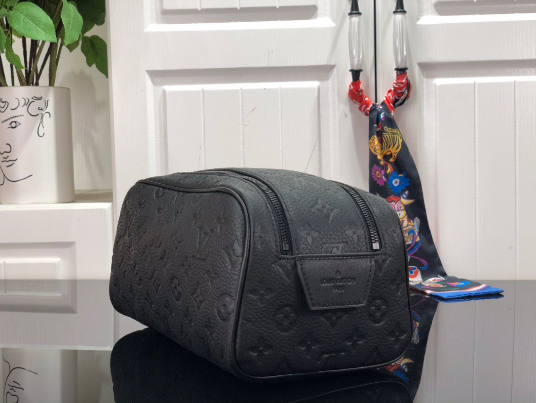 Ví nam Louis Vuitton Siêu Cấp TXNLV2572 z3551734607560 55a97a15f8e61811b0ab3dd79a83990b 510x383 - Ví nam Louis Vuitton Siêu Cấp TXNLV2572