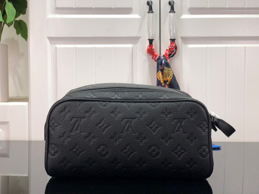 Ví nam Louis Vuitton Siêu Cấp TXNLV2572 z3551734611053 b24fc68828aa58b53917475766c8377a 510x383 - Ví nam Louis Vuitton Siêu Cấp TXNLV2572