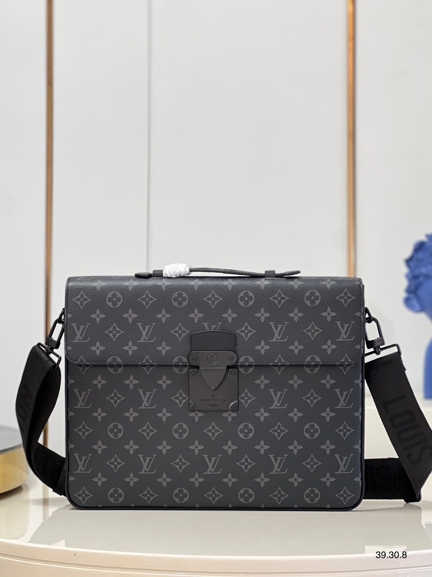 Túi xách nam Louis Vuitton Siêu Cấp TXNLV2574 z3553195444678 4de8ad9a031aed5fddcee3f99c1f77f1 510x680 - Túi xách nam Louis Vuitton Siêu Cấp TXNLV2574