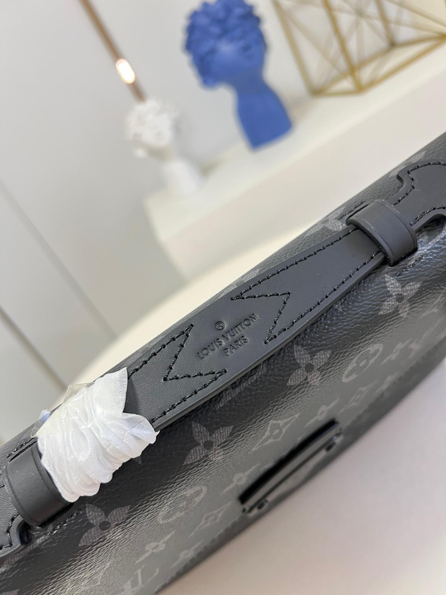 Túi xách nam Louis Vuitton Siêu Cấp TXNLV2574 z3553195598733 594d64684ade56af8e59e2018358e4bc 510x680 - Túi xách nam Louis Vuitton Siêu Cấp TXNLV2574