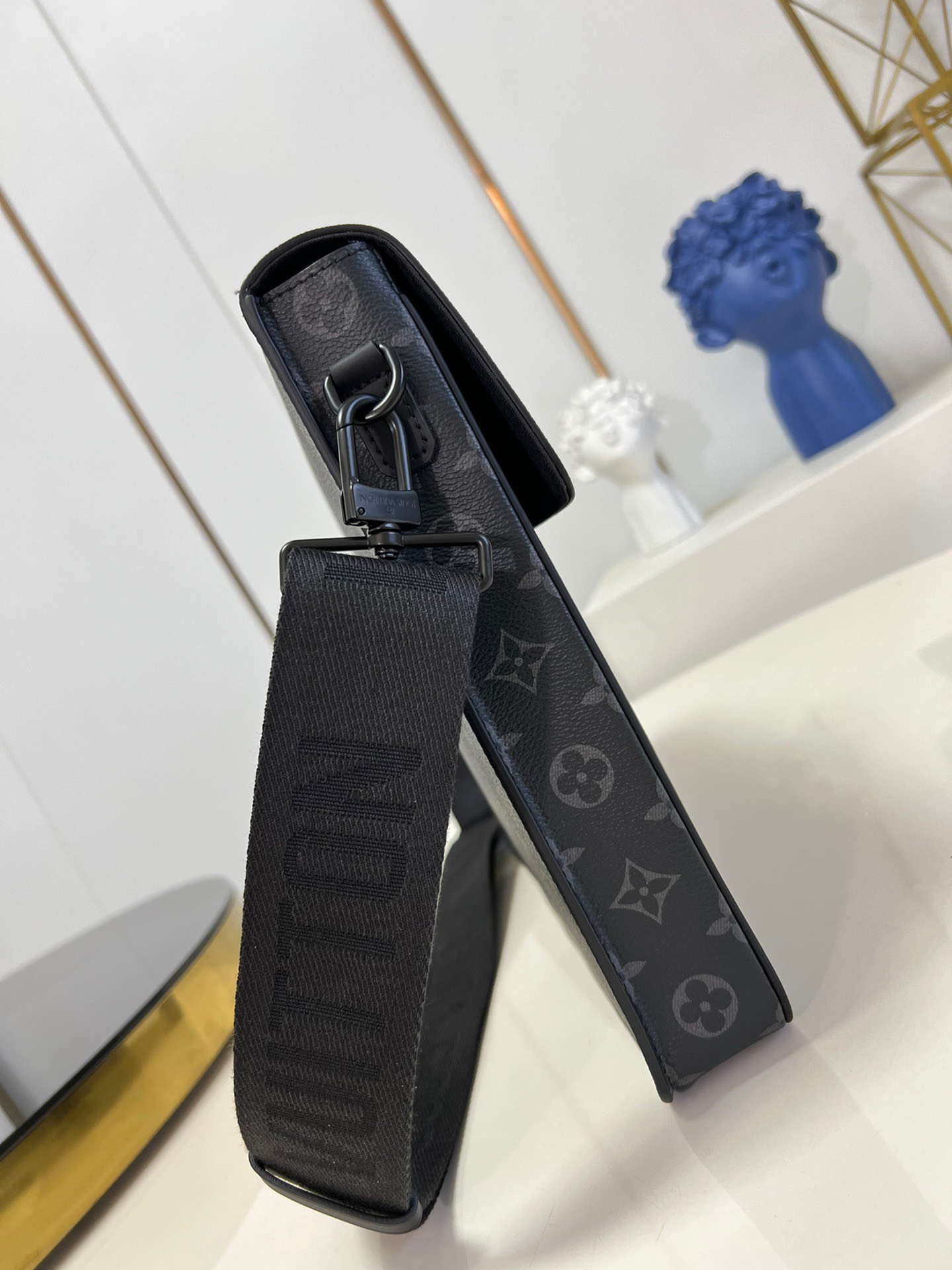 Túi xách nam Louis Vuitton Siêu Cấp TXNLV2574 z3553195742183 b791ddf4c6b4400688b471d6ffe6b594 510x680 - Túi xách nam Louis Vuitton Siêu Cấp TXNLV2574
