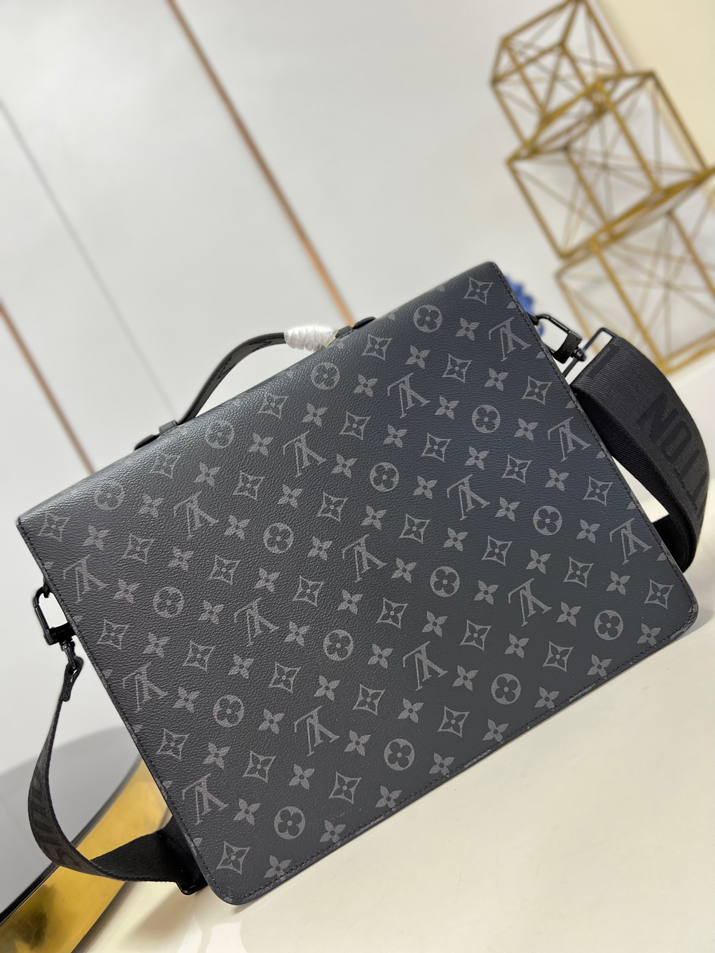 Túi xách nam Louis Vuitton Siêu Cấp TXNLV2574 z3553195919538 a18d48d34b8bf0bbec83701643e7243e 510x680 - Túi xách nam Louis Vuitton Siêu Cấp TXNLV2574