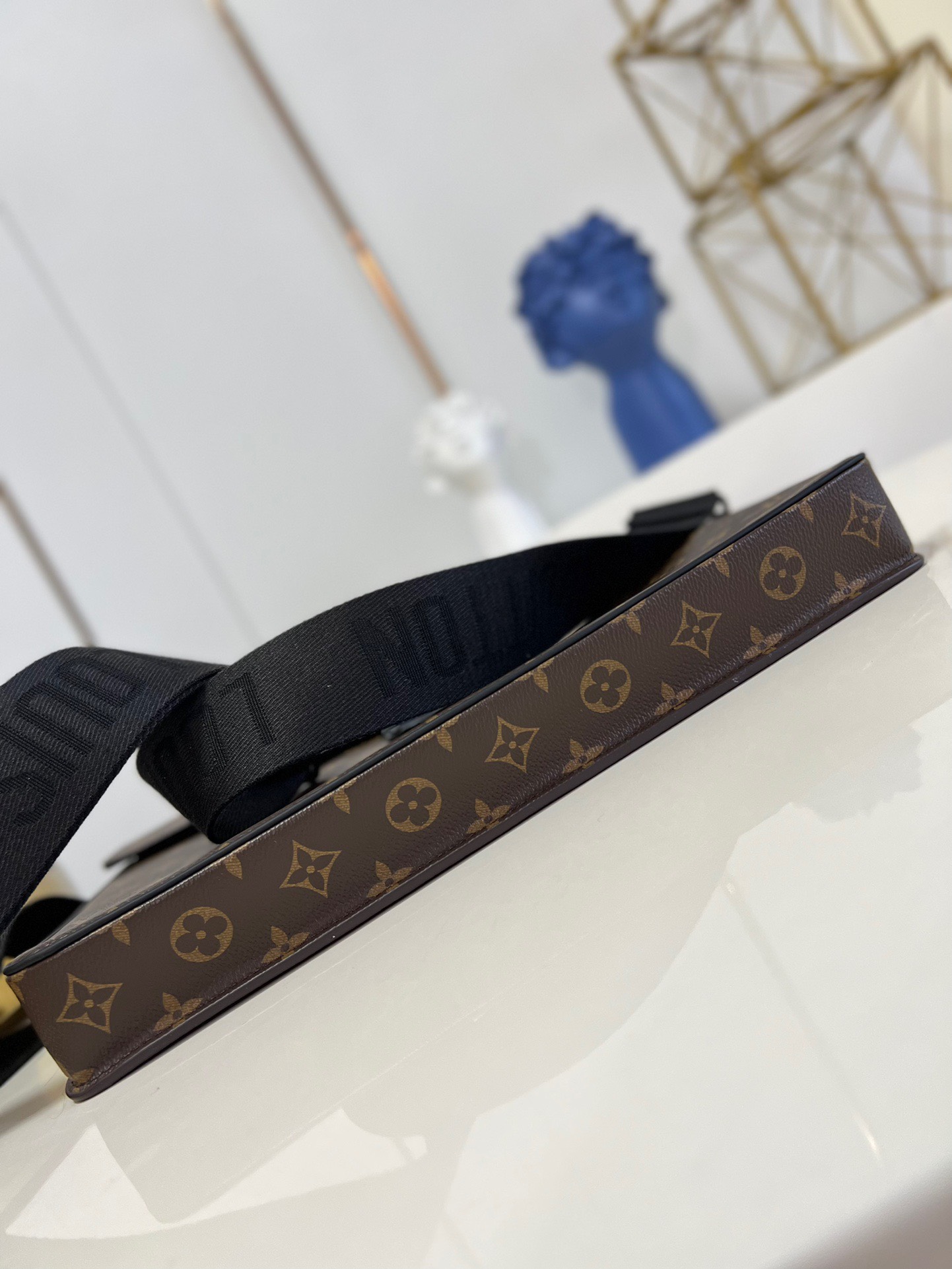 Túi xách nam Louis Vuitton Siêu Cấp TXNLV2575 z3553196904398 5a20e89acf3e2b25a62de2c0027b5616 510x680 - Túi xách nam Louis Vuitton Siêu Cấp TXNLV2575