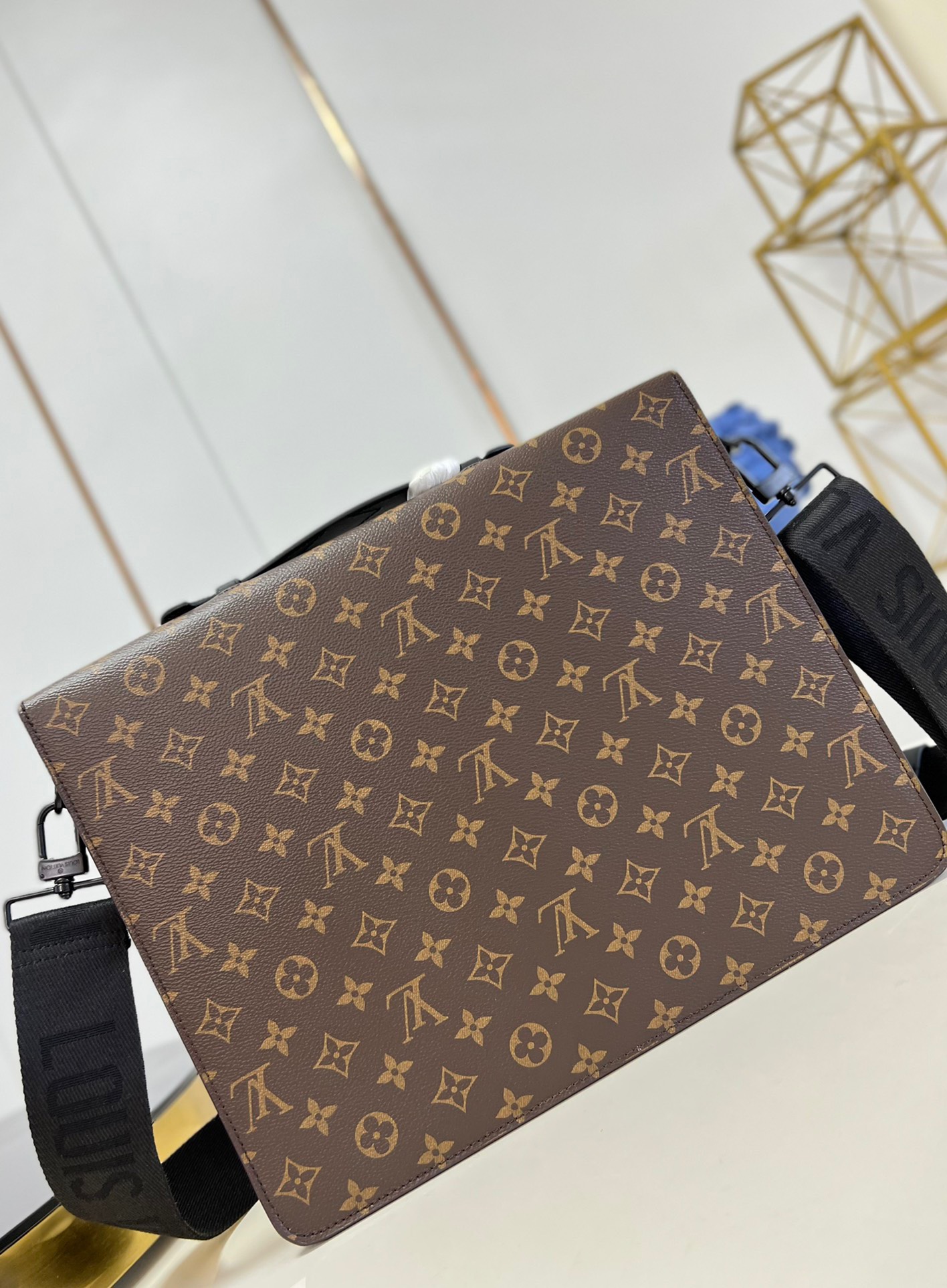 Túi xách nam Louis Vuitton Siêu Cấp TXNLV2575 z3553197049355 2da93acb7361bcfae2fa0a0bd356fca3 510x694 - Túi xách nam Louis Vuitton Siêu Cấp TXNLV2575