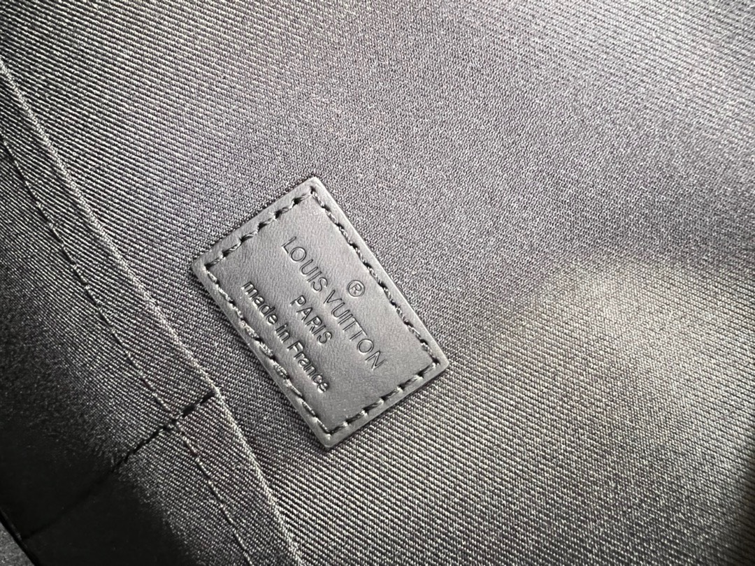 Túi xách nam Louis Vuitton Siêu Cấp TXNLV2575 z3553197111226 c7729519292e6b84af6e5dfae2ff2ba7 510x383 - Túi xách nam Louis Vuitton Siêu Cấp TXNLV2575