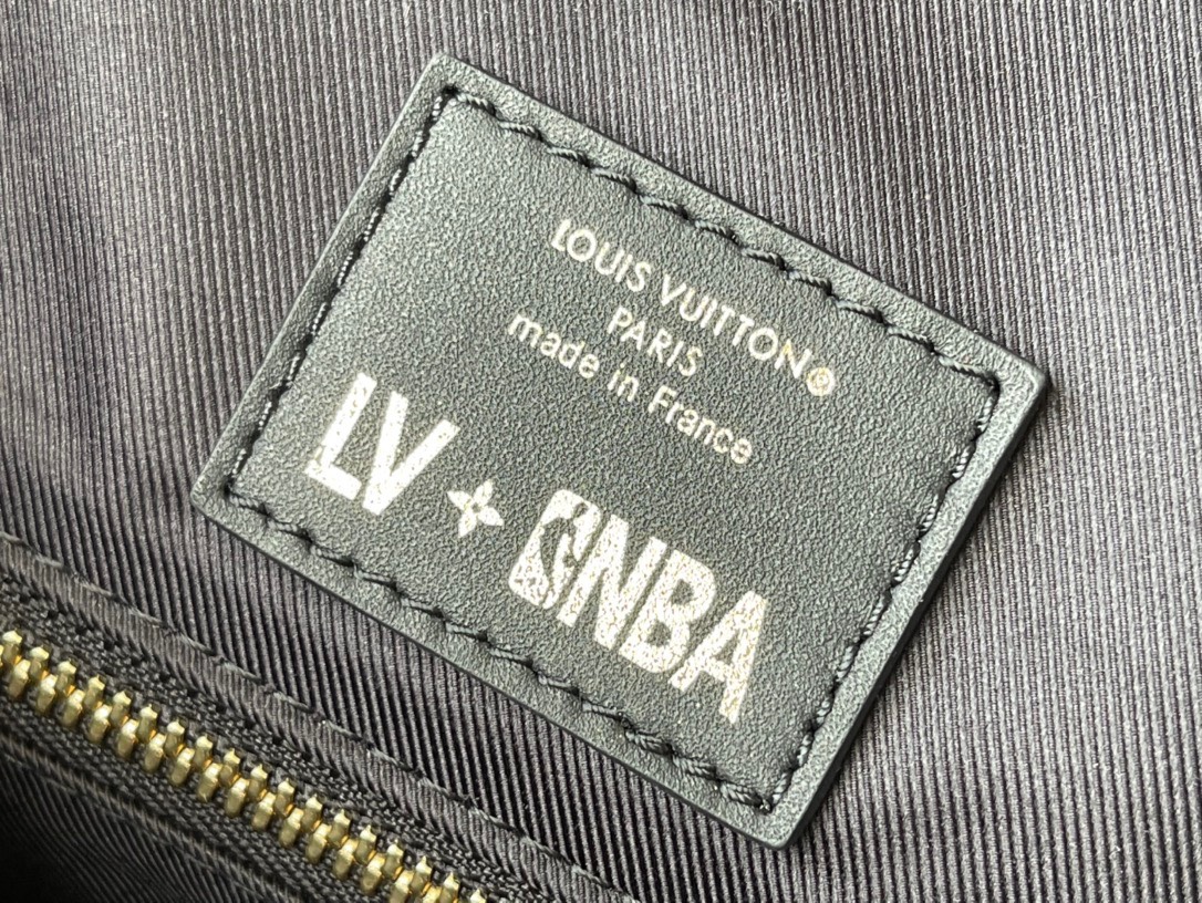 Túi xách nam Louis Vuitton Siêu Cấp TXNLV2583 z3563574596828 1a577efad05efa3ac46407d61a404f4c 510x383 - Túi xách nam Louis Vuitton Siêu Cấp TXNLV2583