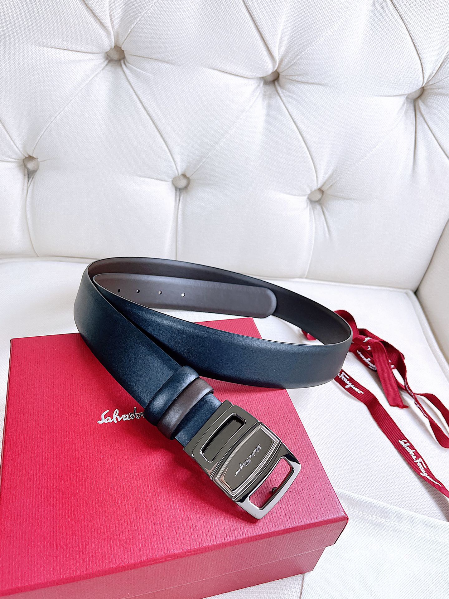 Thắt lưng nam Salvatore Ferragamo siêu cấp TLSC2594 z3583070598179 a344b6975f2ef331ee78e20a6d781eb9 510x680 - Thắt lưng nam Salvatore Ferragamo siêu cấp TLSC2594