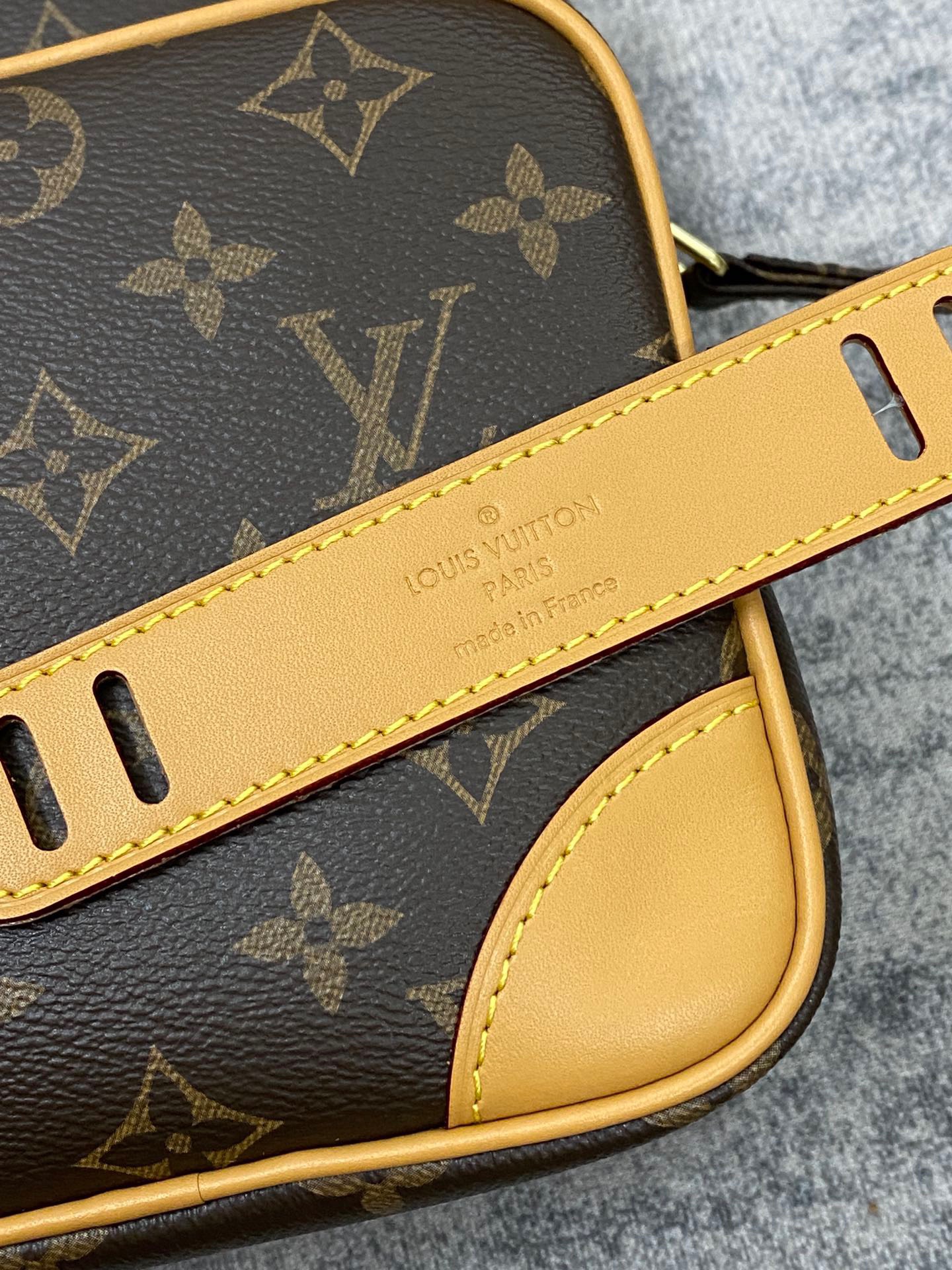 Túi xách nam Louis Vuitton Siêu Cấp TXNLV2614 z3597451402395 17af9a149083030977a1e0cb727242de 510x680 - Túi xách nam Louis Vuitton Siêu Cấp TXNLV2614