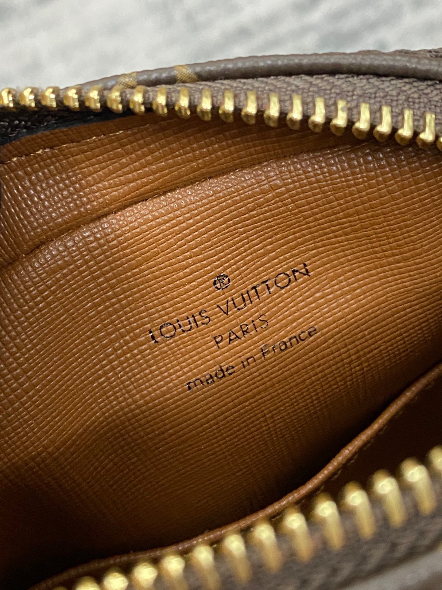 Túi xách nam Louis Vuitton Siêu Cấp TXNLV2614 z3597451582117 6ecbe822086c8f13a9c11f7980a732b8 510x680 - Túi xách nam Louis Vuitton Siêu Cấp TXNLV2614
