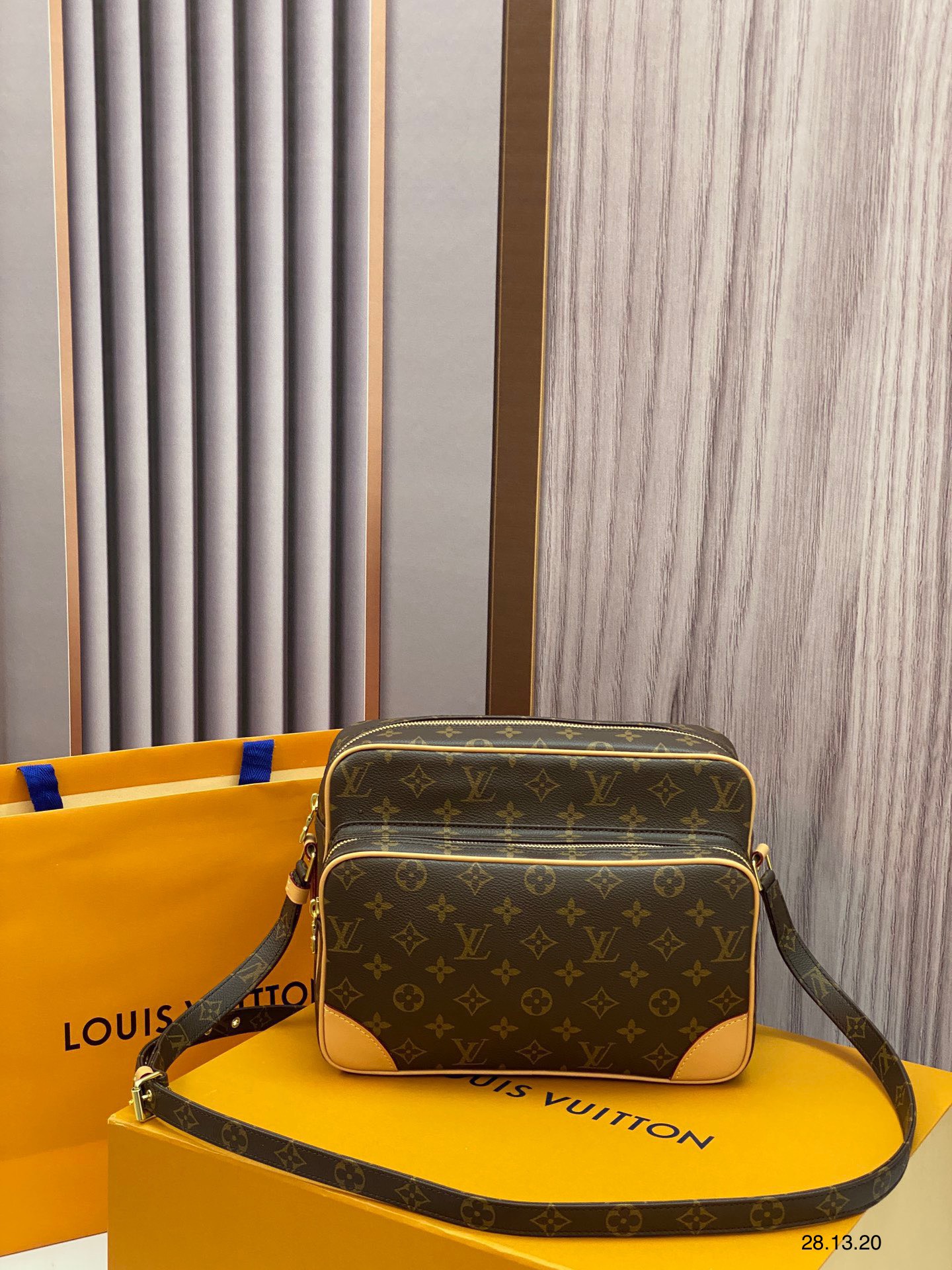 Túi xách nam Louis Vuitton Siêu Cấp TXNLV2615 z3597453618343 bafa806e64d4a57890e7dc9cec5d2b42 510x680 - Túi xách nam Louis Vuitton Siêu Cấp TXNLV2615