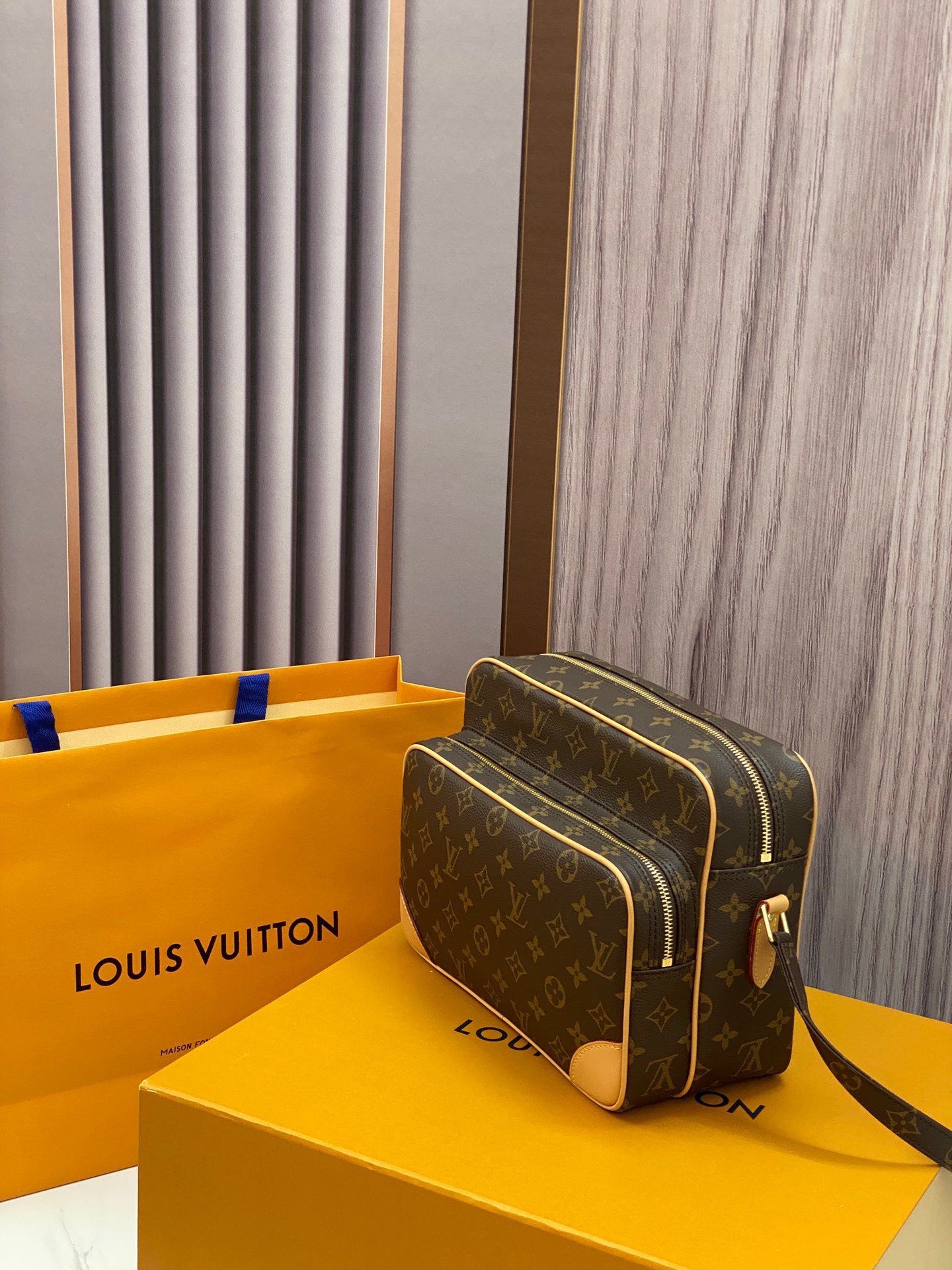Túi xách nam Louis Vuitton Siêu Cấp TXNLV2615 z3597453787143 df463ddd0c58cca82d3f93ecf0fd343b 510x680 - Túi xách nam Louis Vuitton Siêu Cấp TXNLV2615