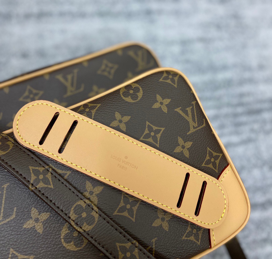 Túi xách nam Louis Vuitton Siêu Cấp TXNLV2615 z3597454079396 473fea35d94706cf3157d75dd7b46470 510x485 - Túi xách nam Louis Vuitton Siêu Cấp TXNLV2615