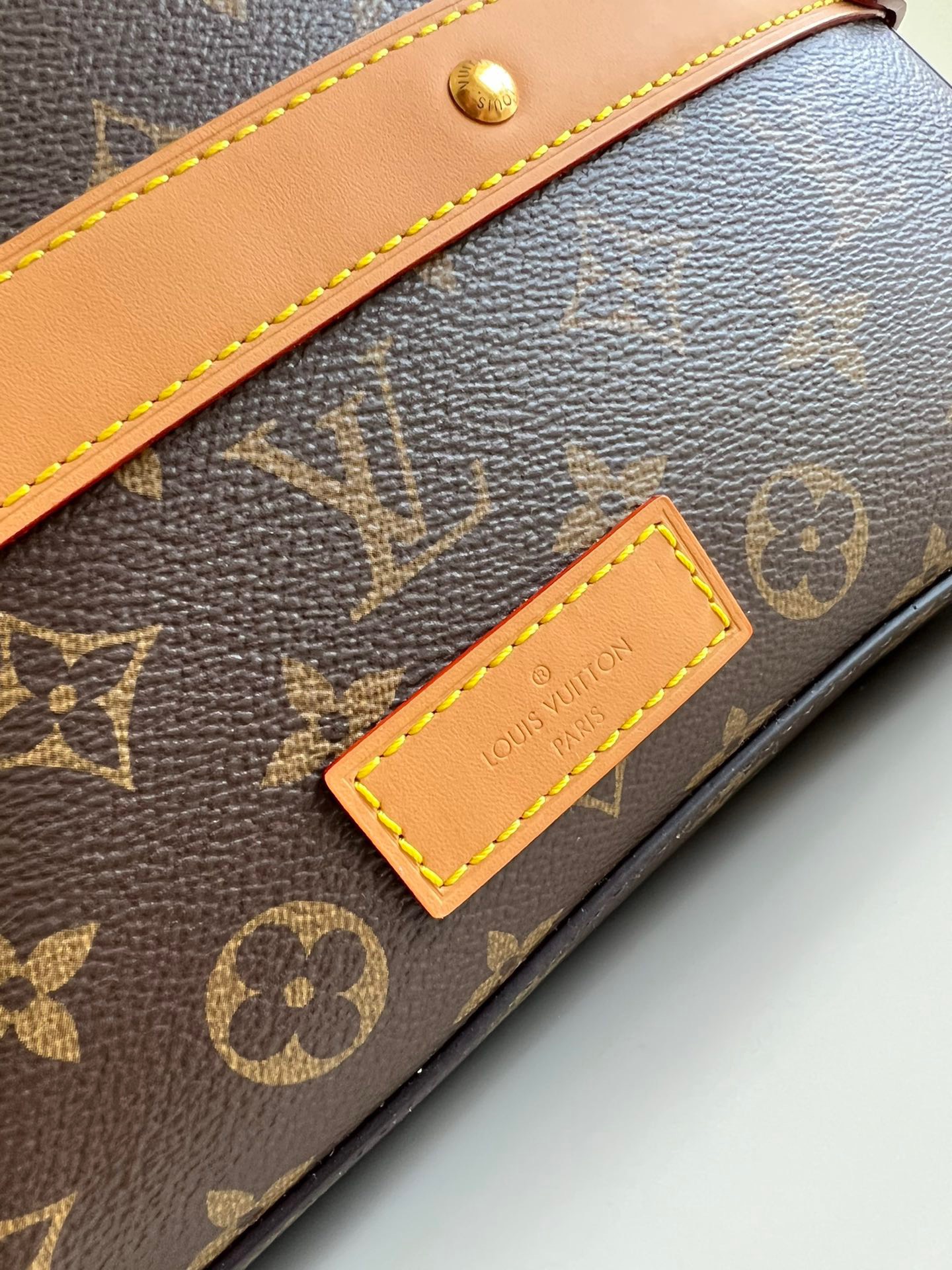 Túi xách nam Louis Vuitton Siêu Cấp TXNLV2617 z3603064292974 307132af5a672355309dabe6f8fcf1ed 510x680 - Túi xách nam Louis Vuitton Siêu Cấp TXNLV2617