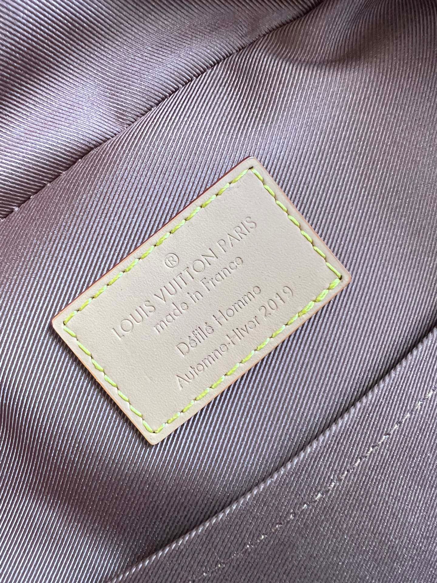 Túi xách nam Louis Vuitton Siêu Cấp TXNLV2617 z3603064456196 8b7fd0f40afdfd4e5a2b8ffba1744e6e 510x680 - Túi xách nam Louis Vuitton Siêu Cấp TXNLV2617