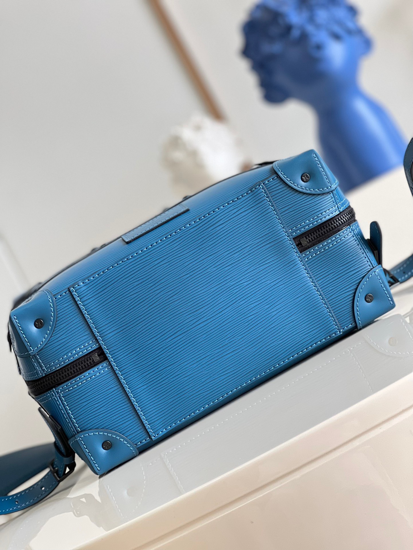 Túi xách nam Louis Vuitton Siêu Cấp TXNLV2618 z3603064596114 157239d52cf7eda89e5fd047f6346448 510x680 - Túi xách nam Louis Vuitton Siêu Cấp TXNLV2618