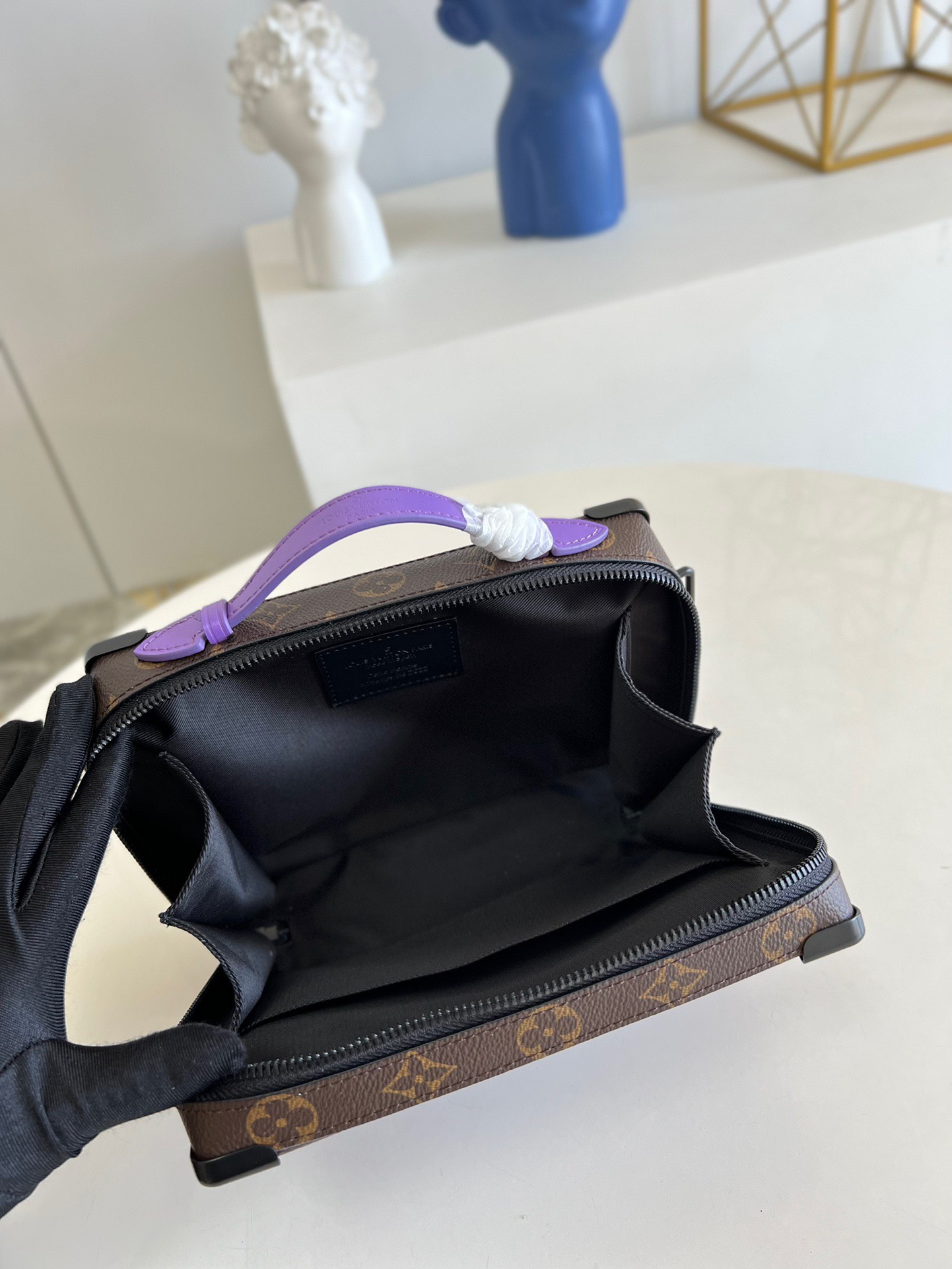 Túi xách nam Louis Vuitton Siêu Cấp TXNLV2622 z3617784335834 03726d66d0c444206064716db8e5ec1e 510x680 - Túi xách nam Louis Vuitton Siêu Cấp TXNLV2622