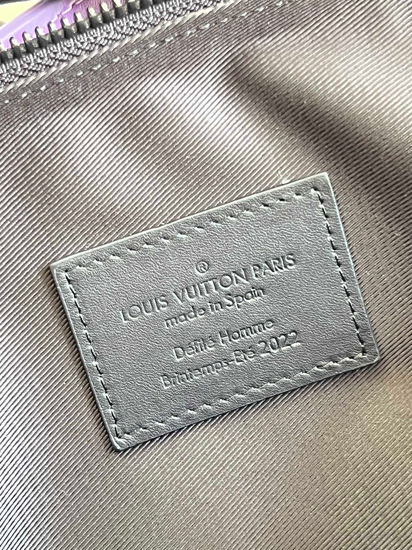 Túi xách nam Louis Vuitton Siêu Cấp TXNLV2622 z3617784405258 4e11113fb53810efd5adb87b5c13b379 510x680 - Túi xách nam Louis Vuitton Siêu Cấp TXNLV2622