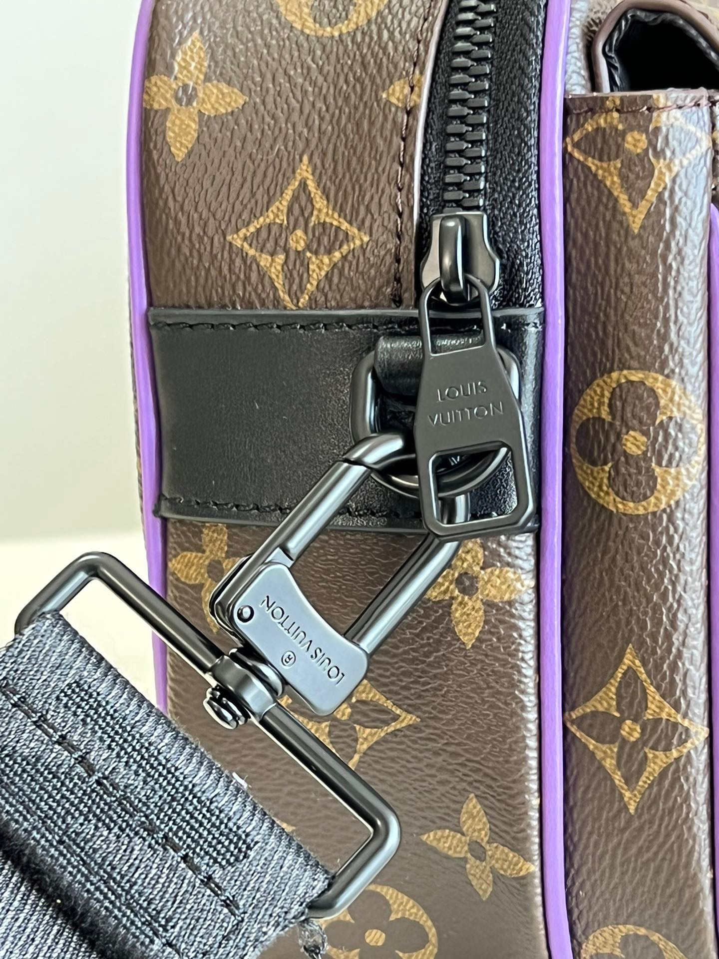 Túi xách nam Louis Vuitton Siêu Cấp TXNLV2623 z3617784858016 8aa4173974faaa80cc62ea70120c93aa 510x680 - Túi xách nam Louis Vuitton Siêu Cấp TXNLV2623