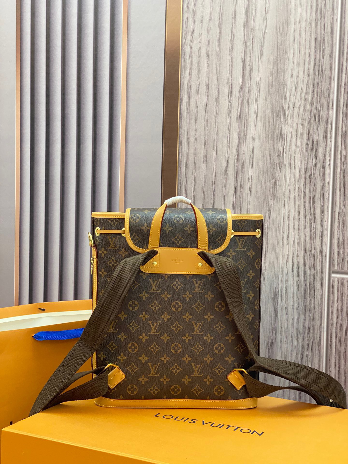 Túi xách nam Louis Vuitton Siêu Cấp TXNLV2719 z3733087635086 e1496800c48be0ff20e715a988a468ab 510x680 - Túi xách nam Louis Vuitton Siêu Cấp TXNLV2719