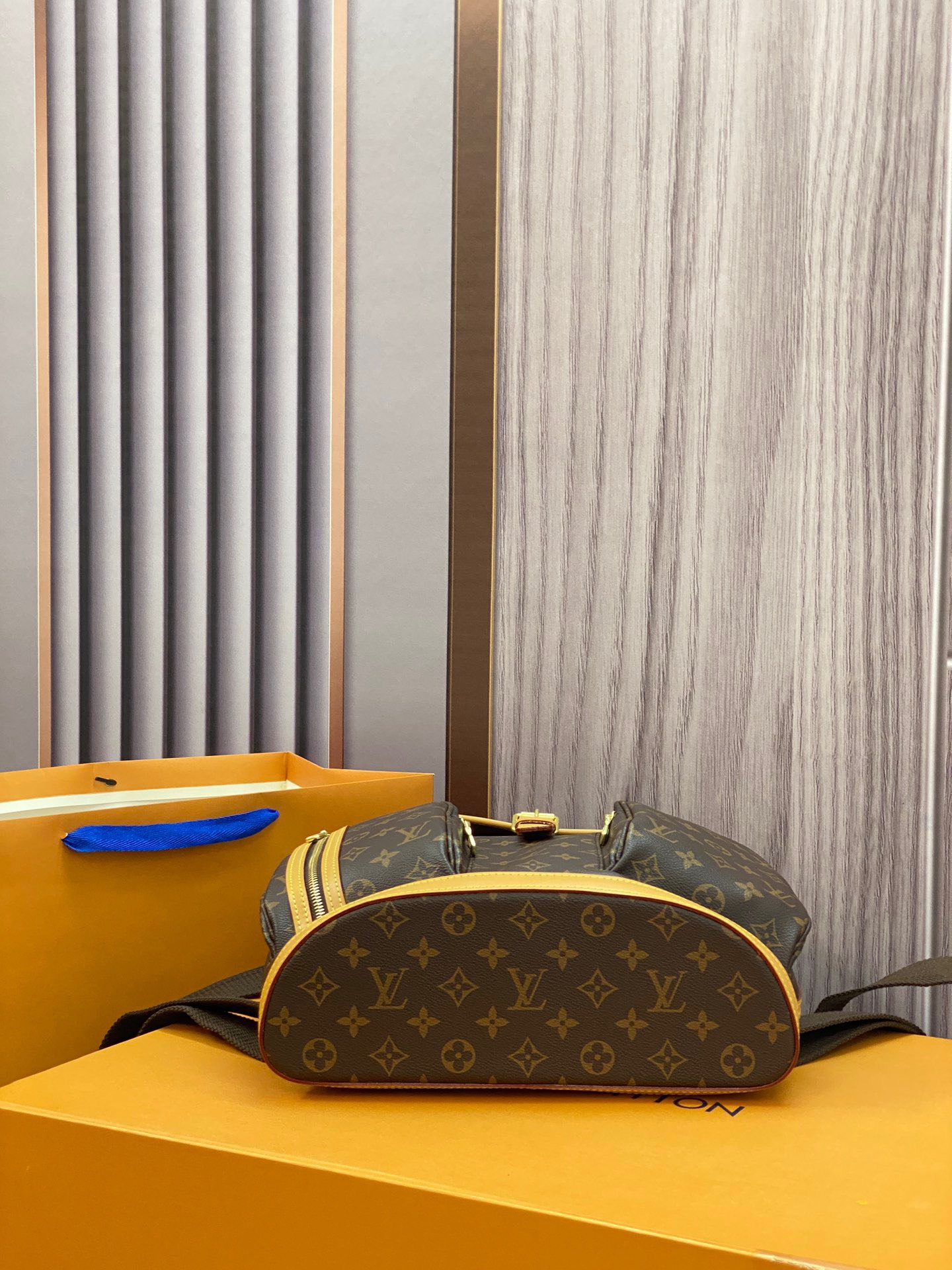Túi xách nam Louis Vuitton Siêu Cấp TXNLV2719 z3733087786855 0a2fce020bb9824ac2bc94c828634677 510x680 - Túi xách nam Louis Vuitton Siêu Cấp TXNLV2719