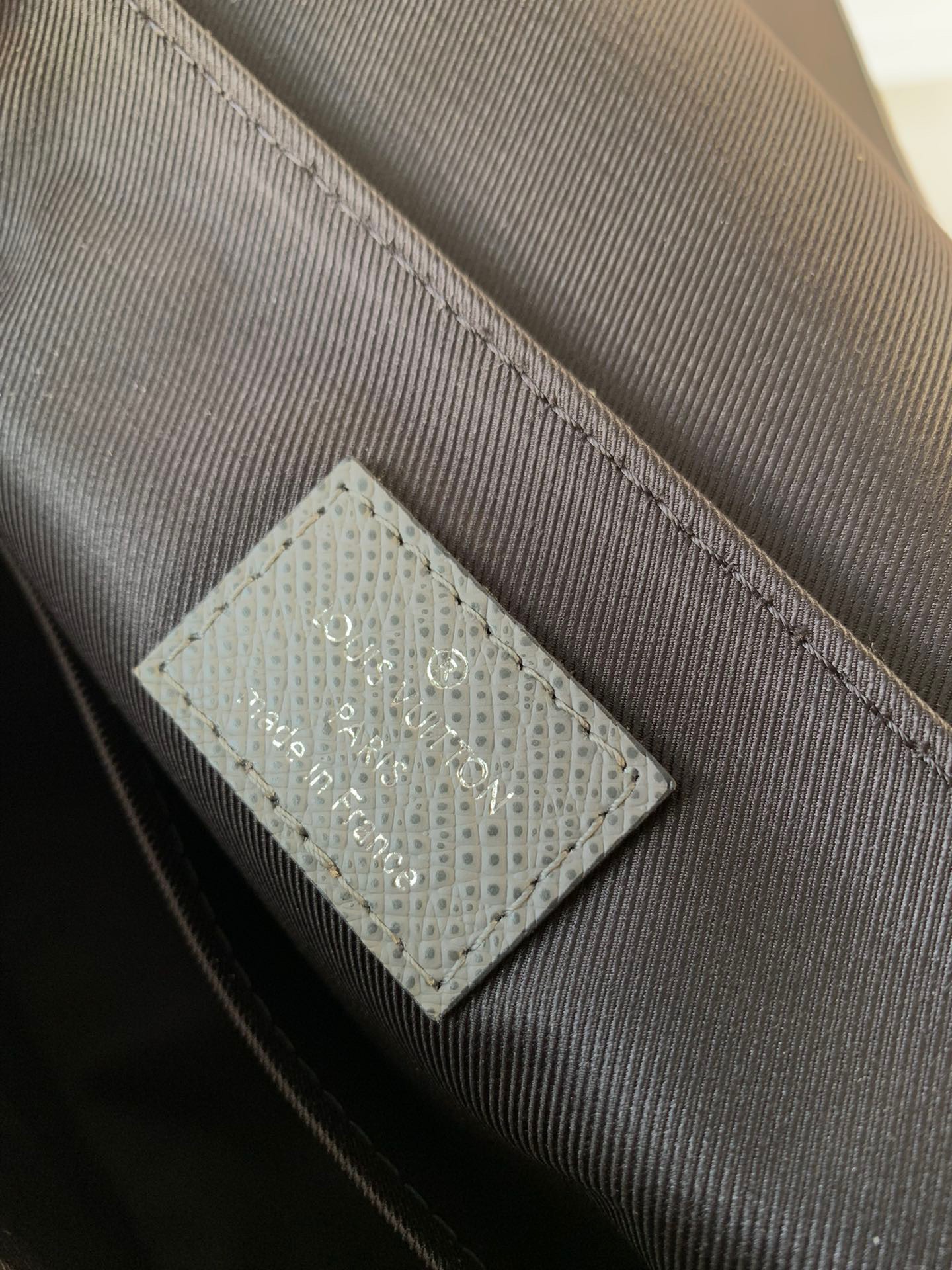 Túi xách nam Louis Vuitton Siêu Cấp TXNLV2733 z3744514487812 373e52e50b1d3d9b4b9f909fcab350c7 510x680 - Túi xách nam Louis Vuitton Siêu Cấp TXNLV2733