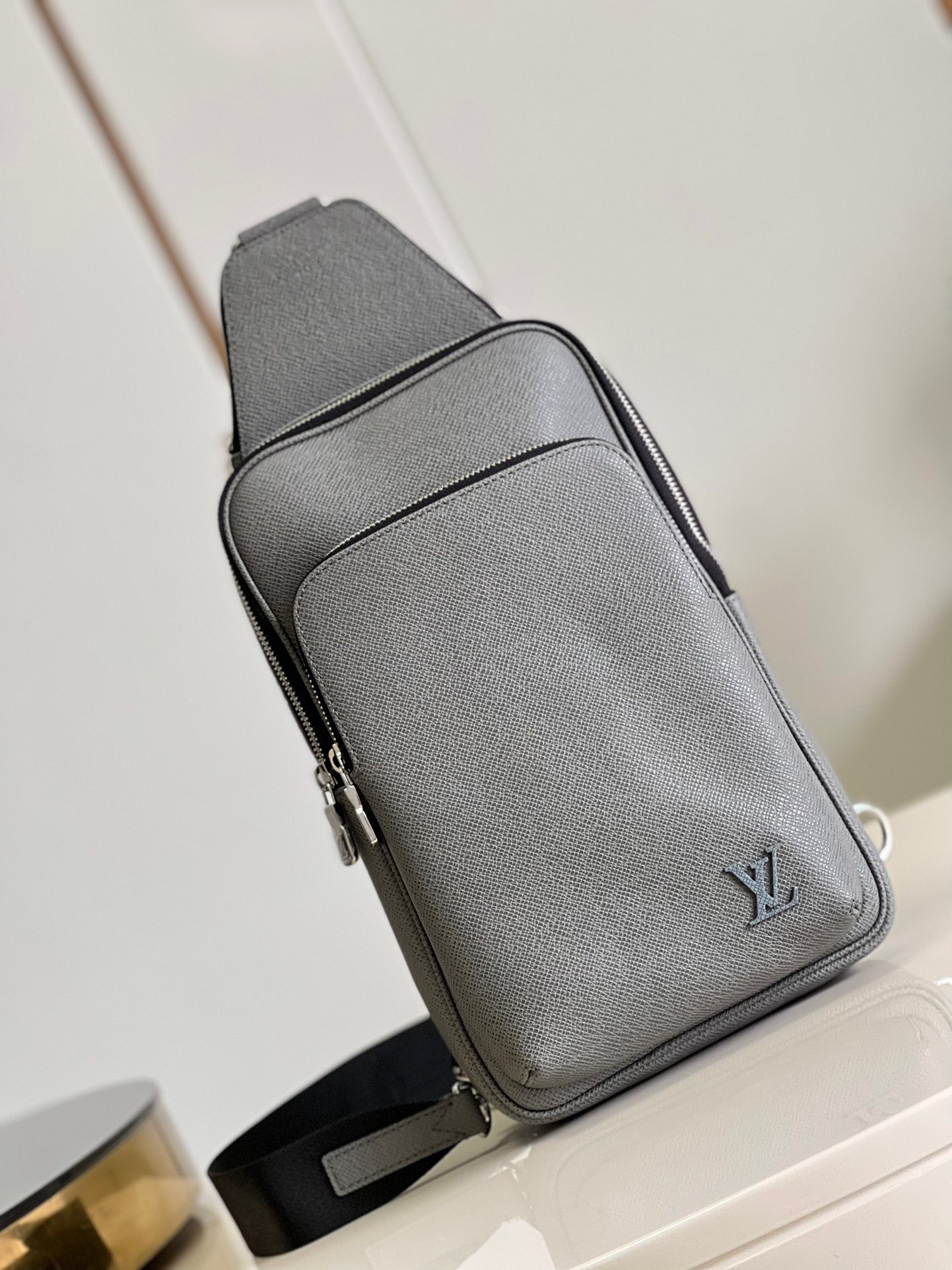Túi xách nam Louis Vuitton Siêu Cấp TXNLV2740 z3759690758464 ecd355a7b8bae0c6198a78ec962eaf1f 510x680 - Túi xách nam Louis Vuitton Siêu Cấp TXNLV2740