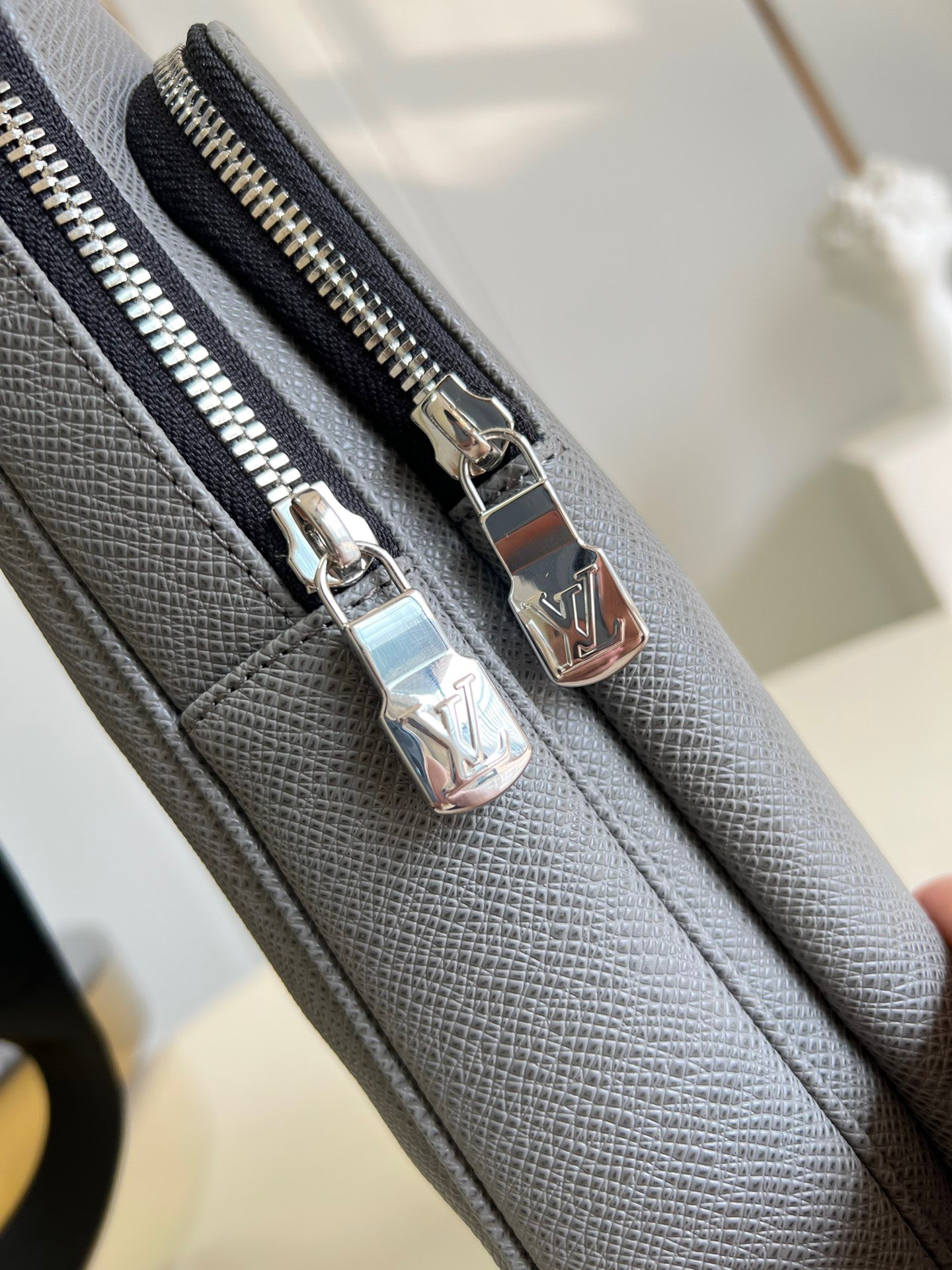 Túi xách nam Louis Vuitton Siêu Cấp TXNLV2740 z3759690797839 db2b5156c54b0756e31ab36a2d2053ac 510x680 - Túi xách nam Louis Vuitton Siêu Cấp TXNLV2740
